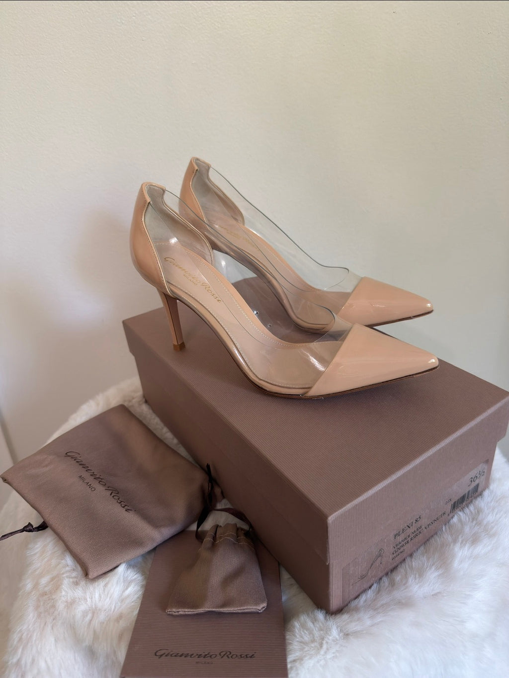 Gianvitto Rossi PUMP WITH CLEAR SIDES IN PLEXI PATENT LEATHER