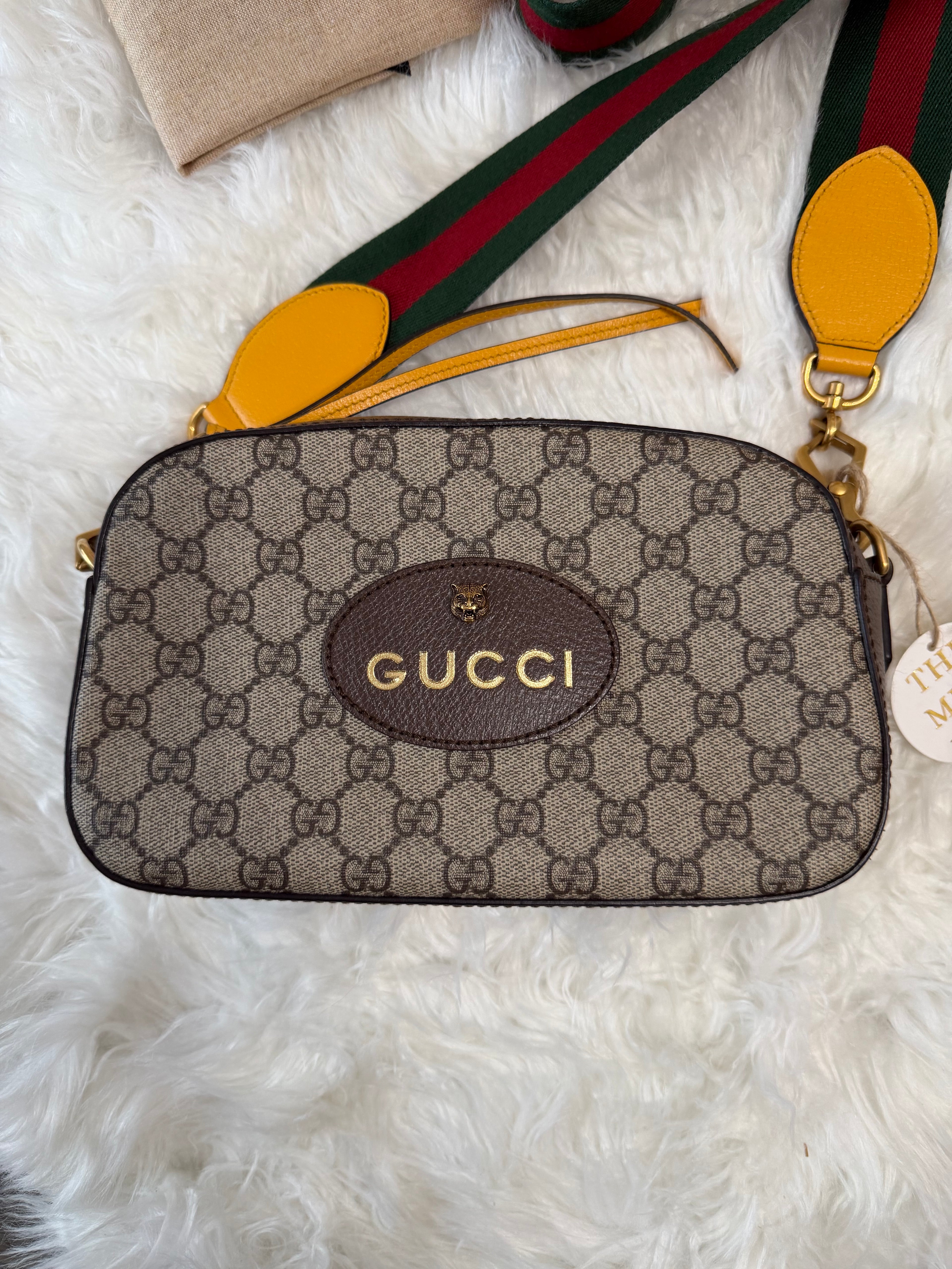 GUCCI NEO CAMERA GG SUPREME MESSANGER BAG