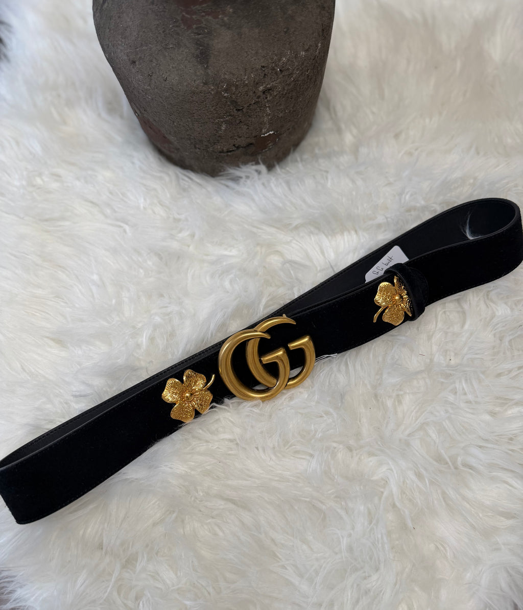 GUCCI GG Marmont SUEDE BELT WITH FLOWERS