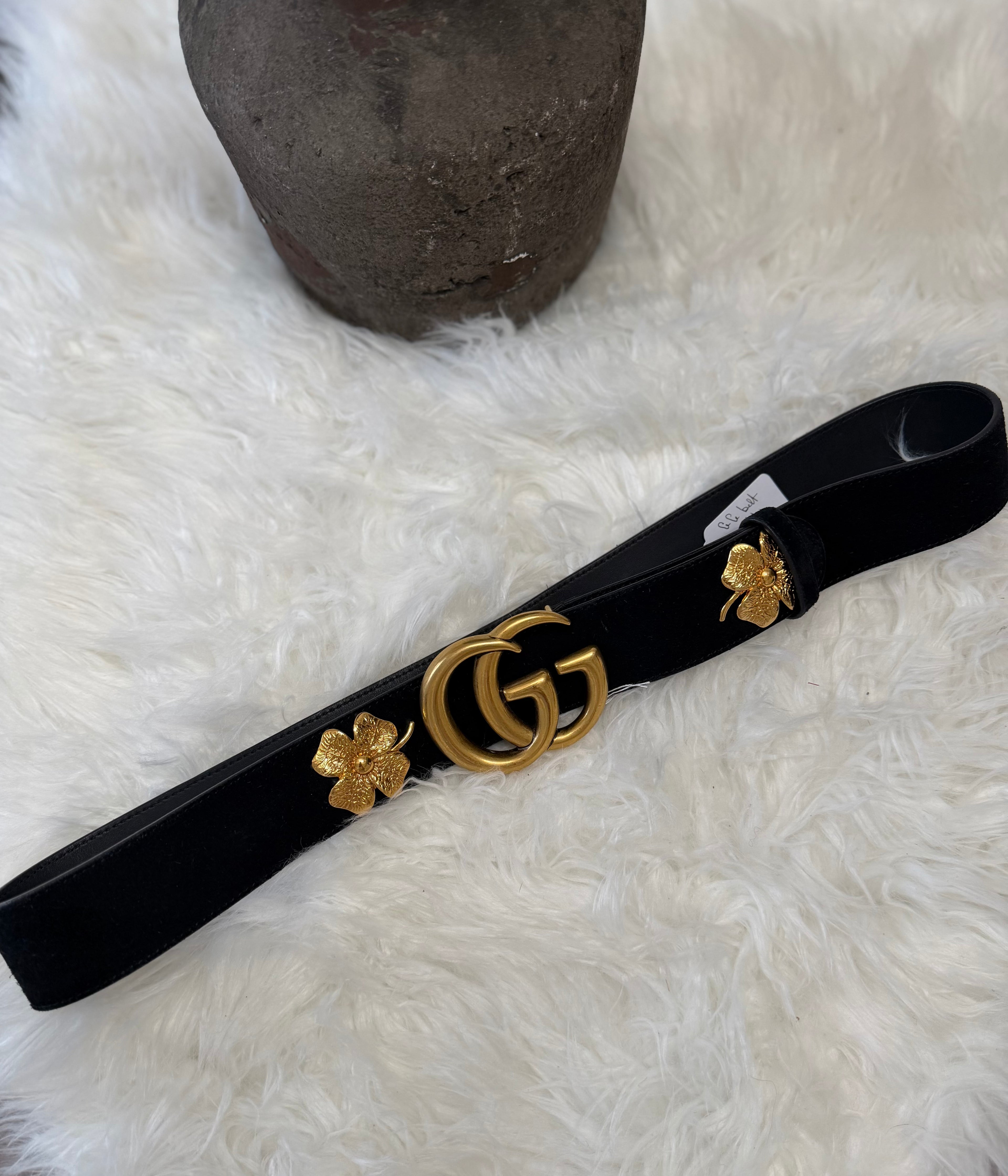 GUCCI GG Marmont SUEDE BELT WITH FLOWERS