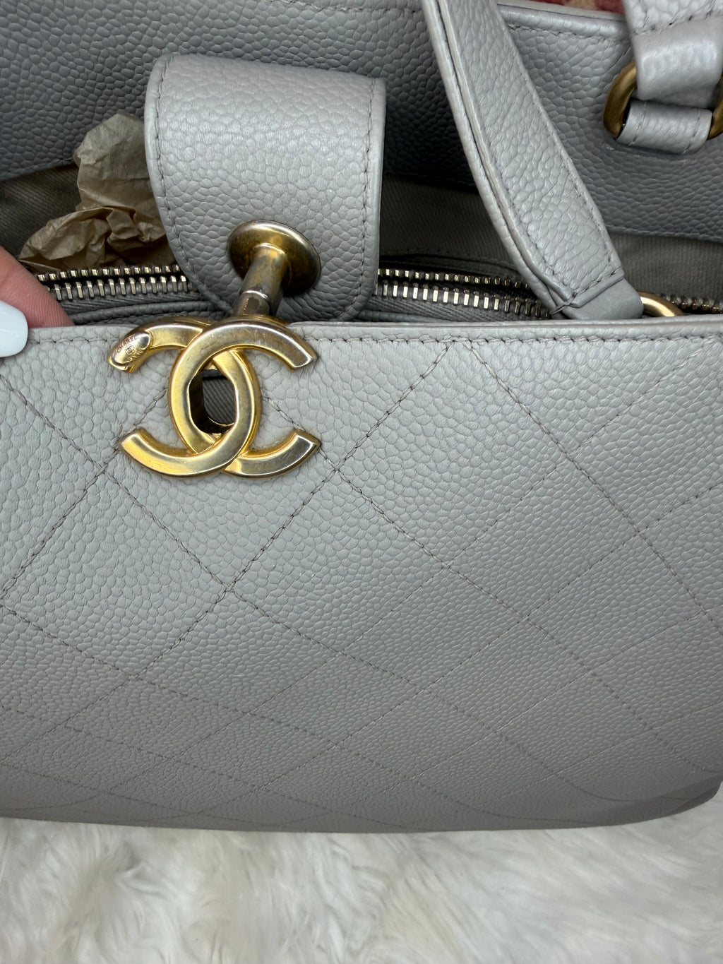 CHANEL CHIC AFFINITY CONVERTIBLE SHOPPING TOTE ALL STITCHED CAVIAR