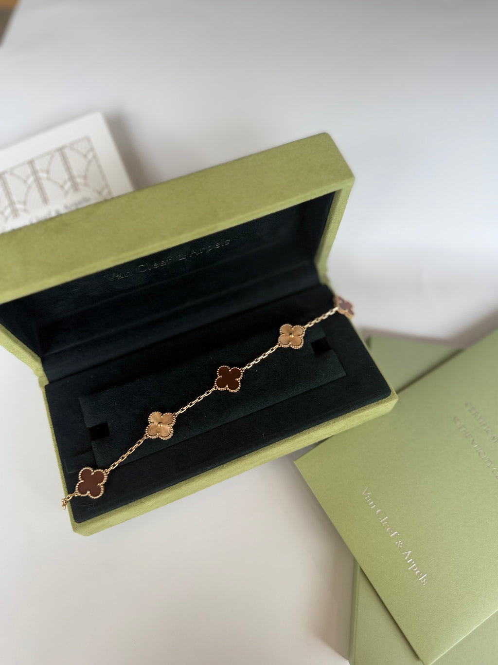 Van Cleef & Arpels 5 Motif Alhambra Carnelian