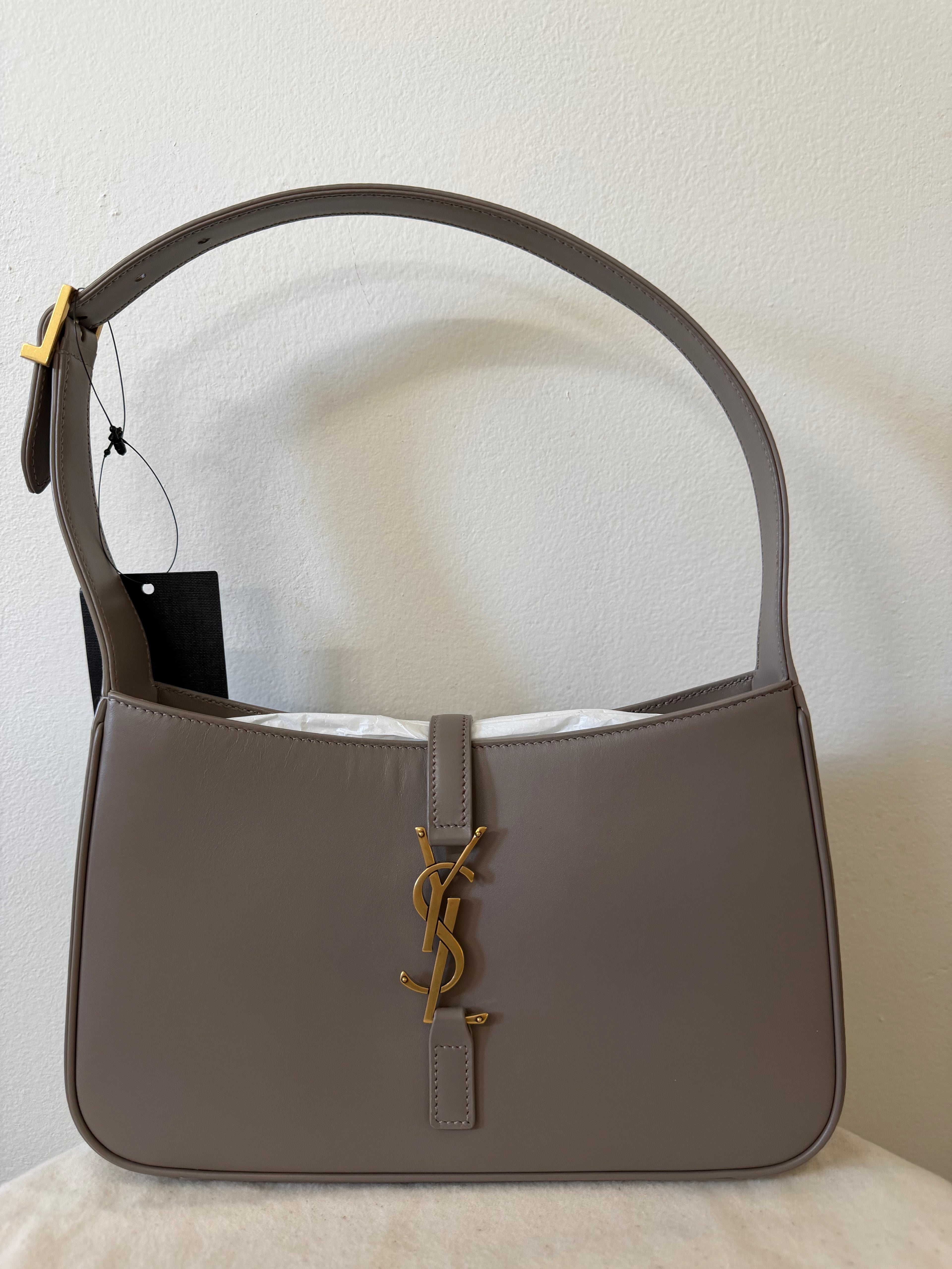 SAINT LAURENT 5 A 7 SHOULDER BAG