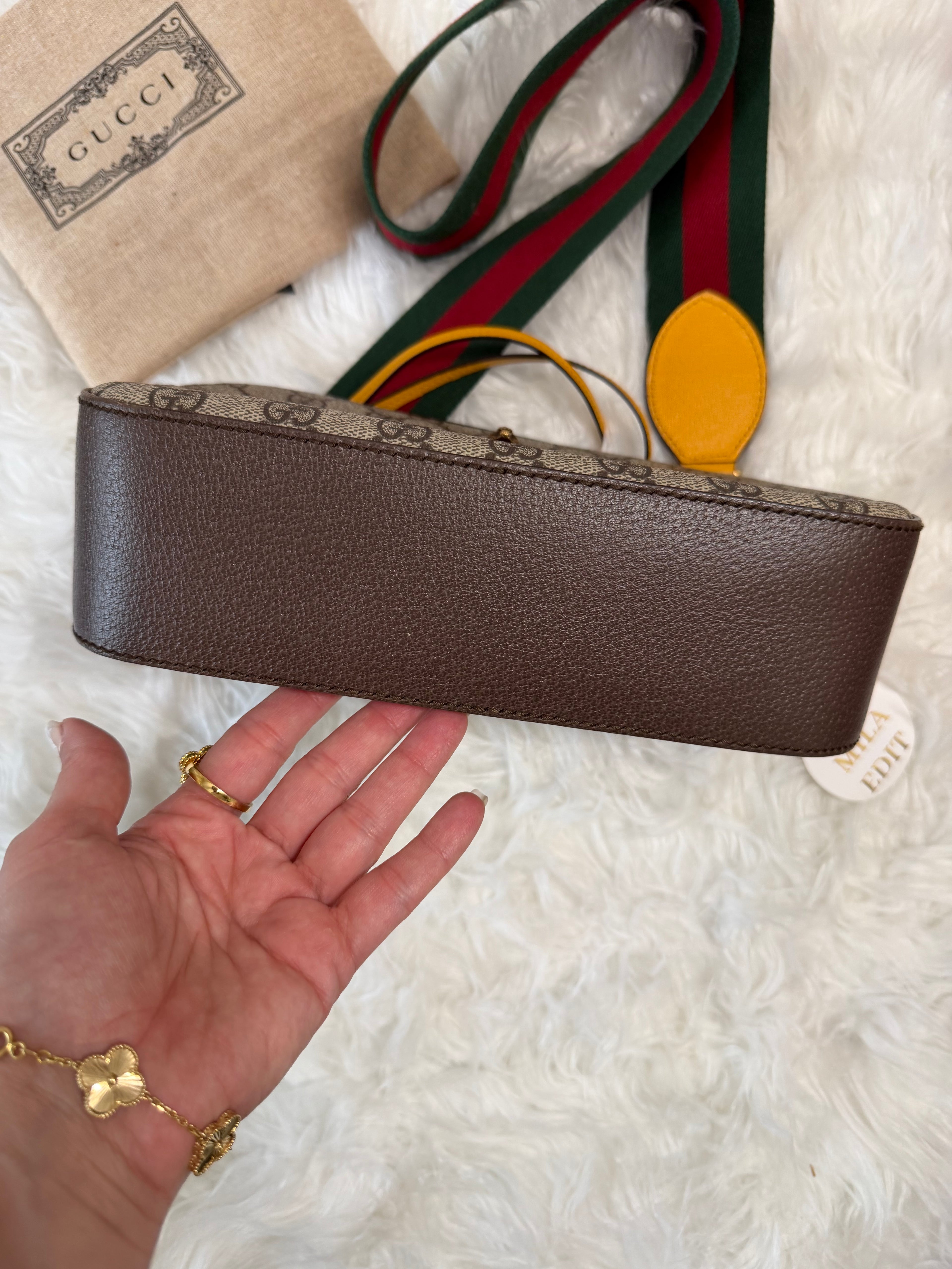 GUCCI NEO CAMERA GG SUPREME MESSANGER BAG