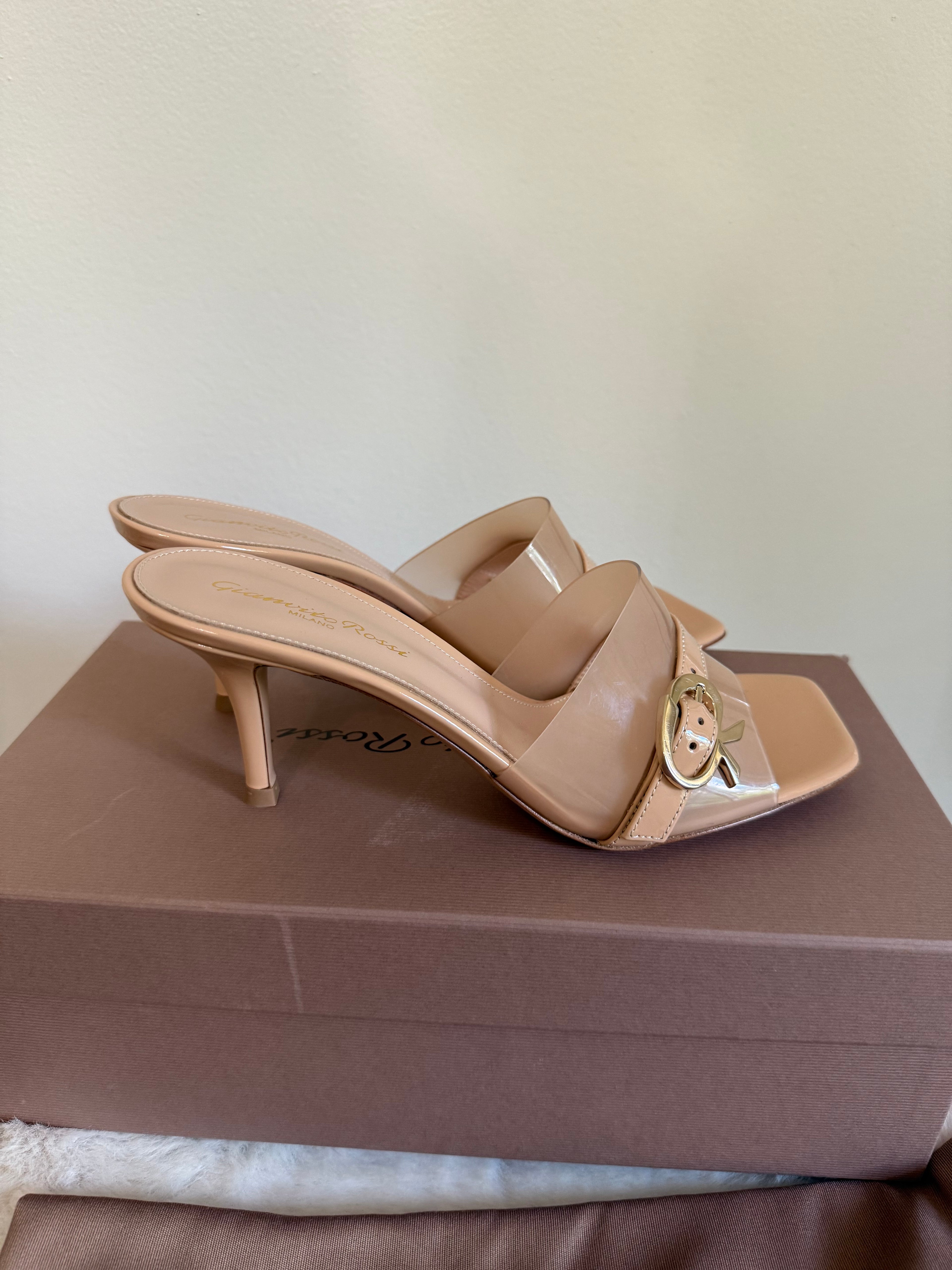 GIANVITO ROSSI BUCKLE SLIP-ON SANDALS