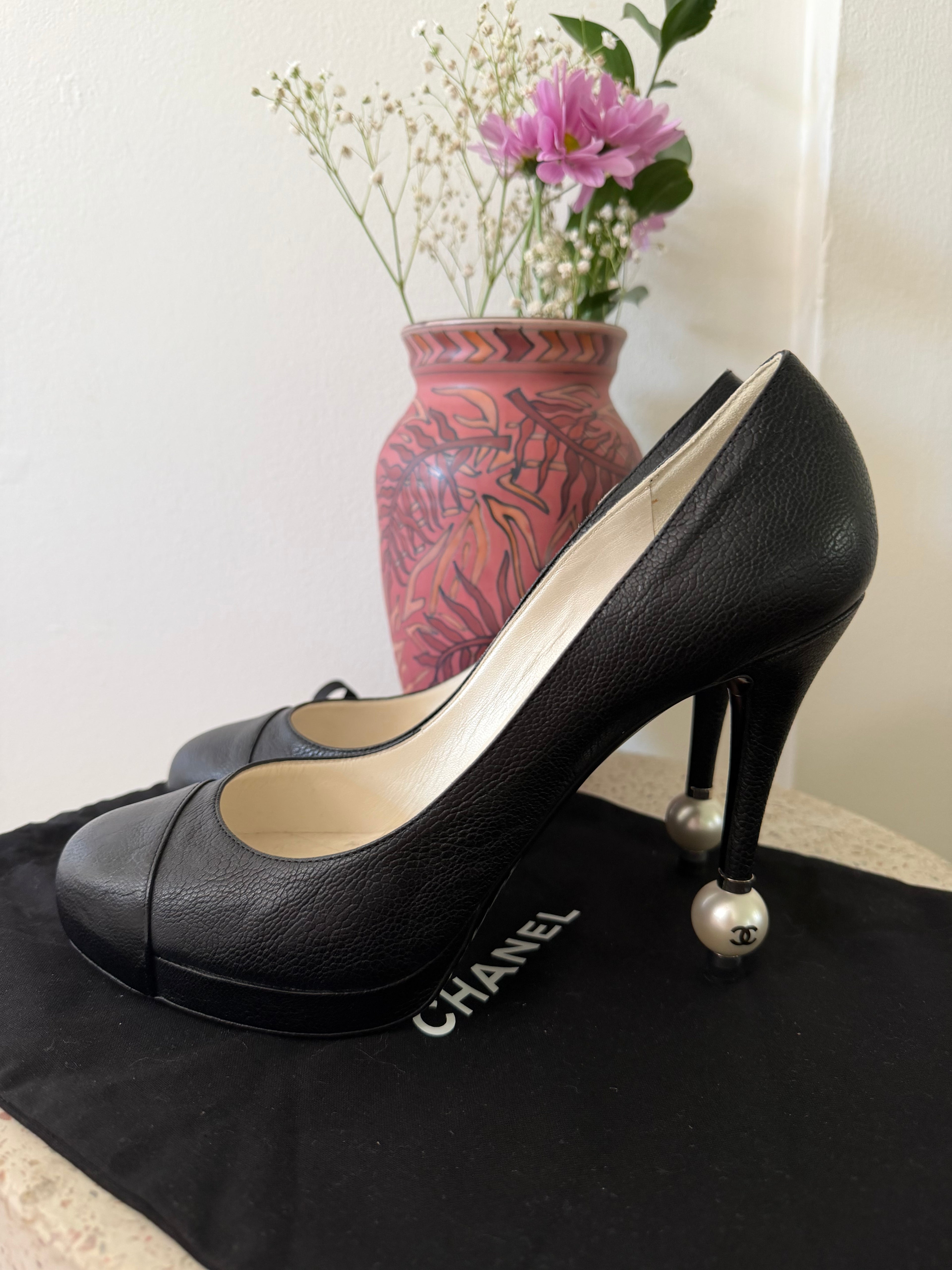 CHANEL INTERLOCKING CAVIAR LEATHER HEELS WITH PEARL HEEL