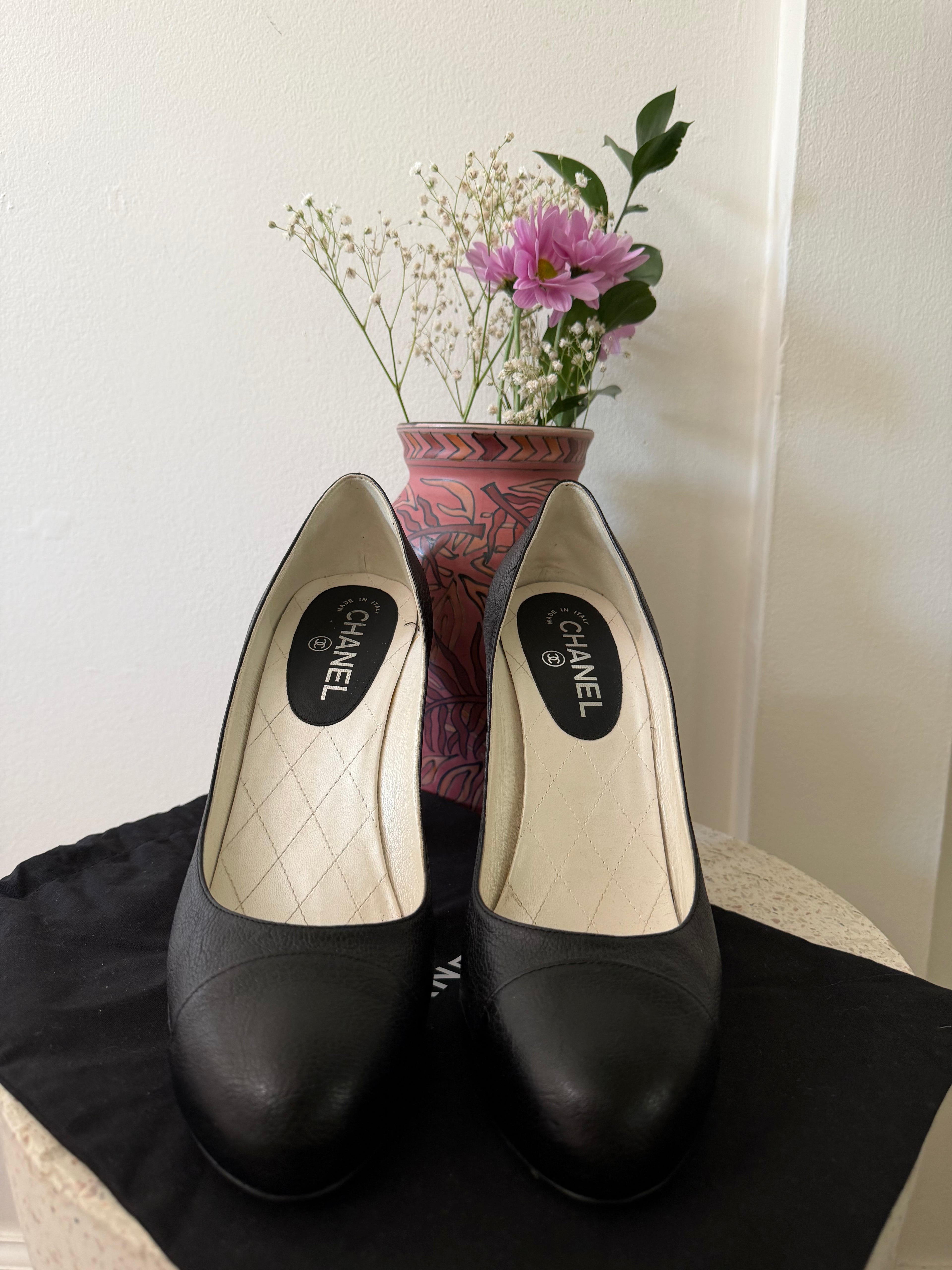 CHANEL INTERLOCKING CAVIAR LEATHER HEELS WITH PEARL HEEL