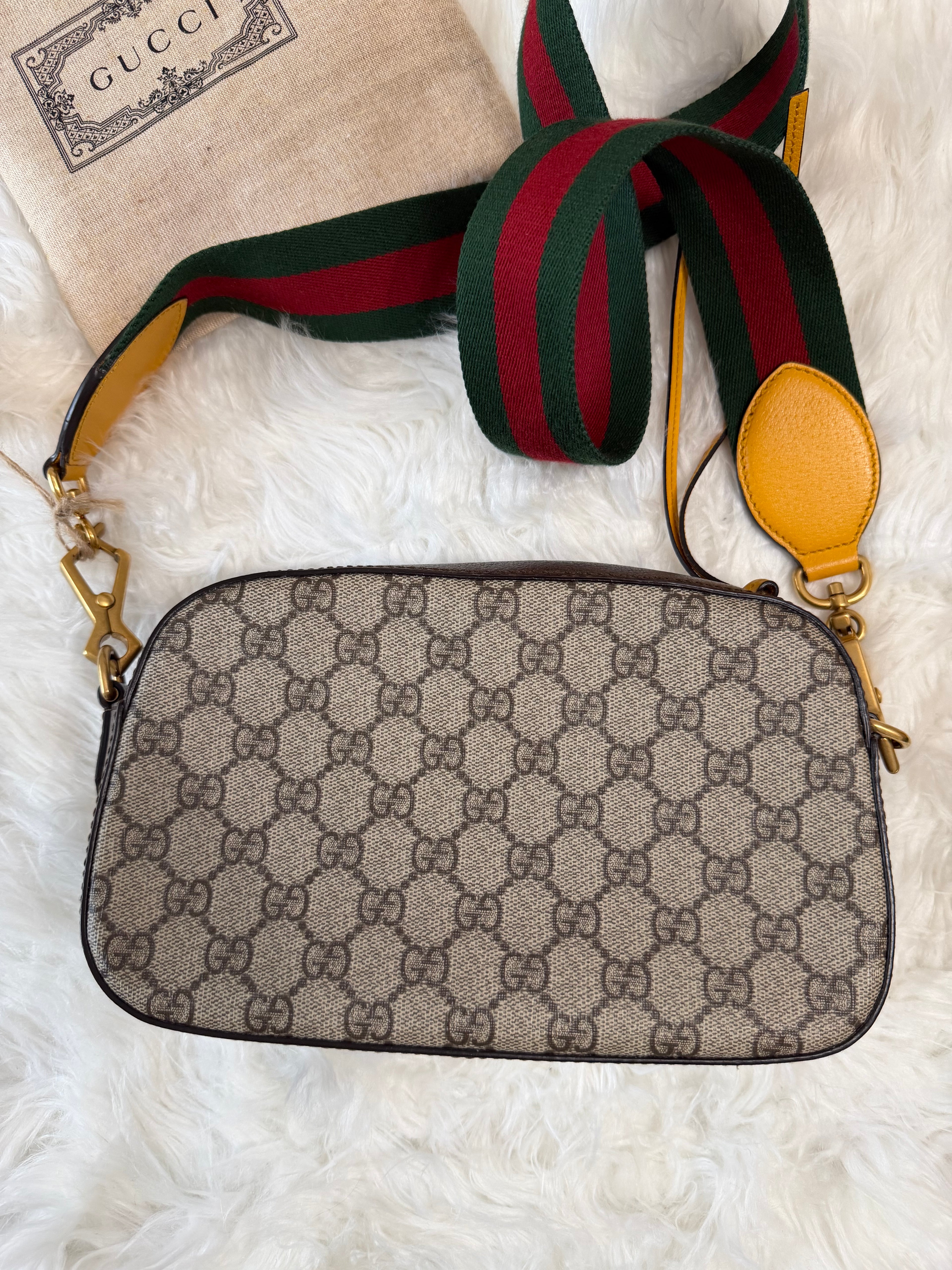 GUCCI NEO CAMERA GG SUPREME MESSANGER BAG