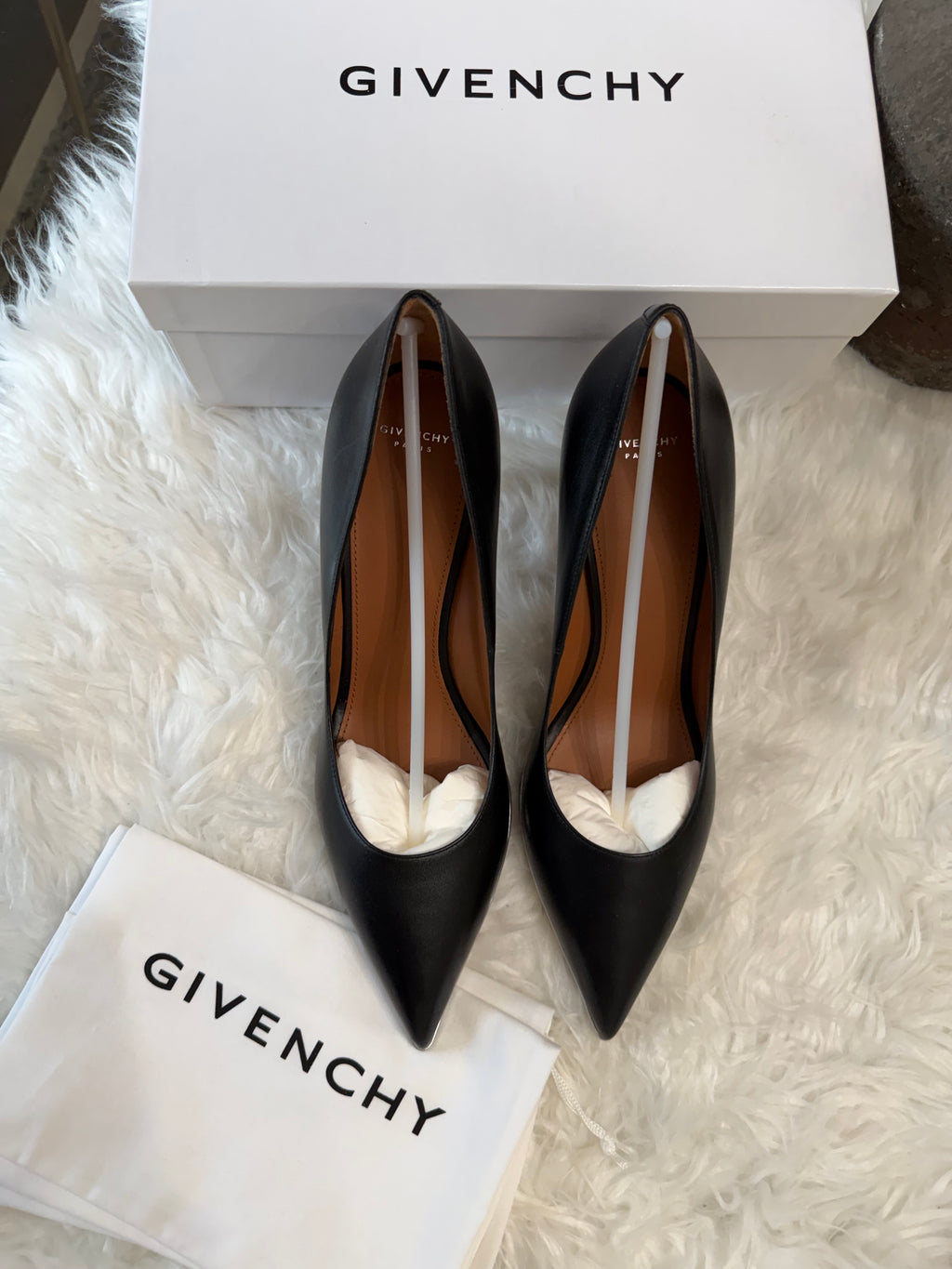GIVENCHY LEATHER POINTD TOW PUMP
