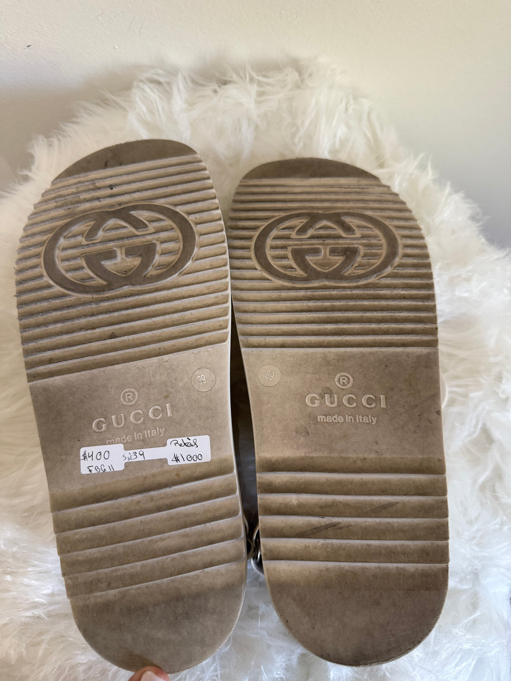 GUCCI ISLA RUBBER DAD buckle SANDALS