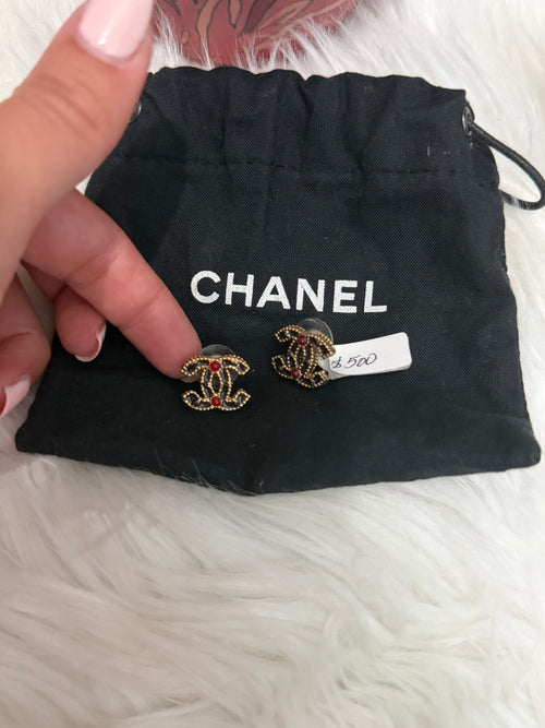 CHANEL BLACK CRYSTAL CC STUD EARRINGS