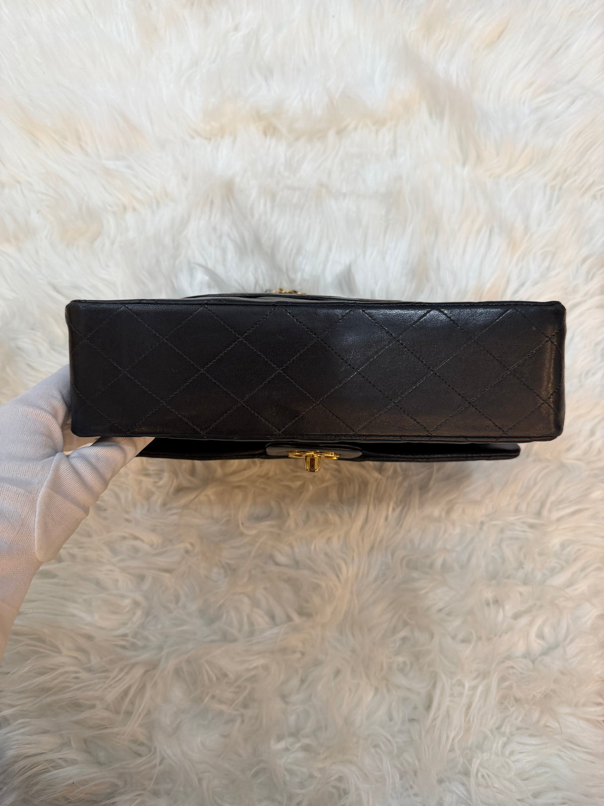 CHANEL VINTAGE MEDIUM CLASSIC FLAP IN LAMBSKIN LEATHER