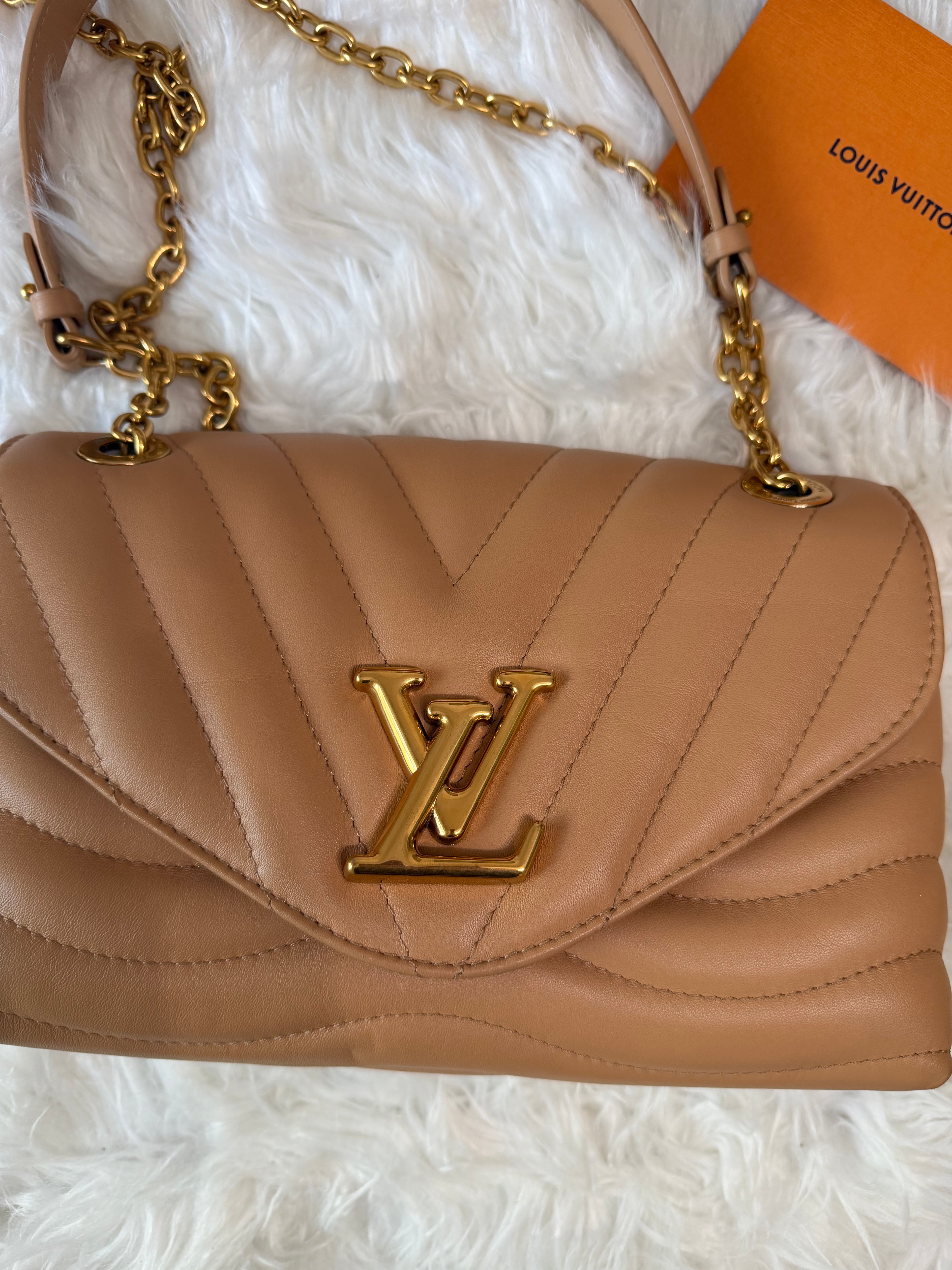 LOUIS VUITTON CALFSKIN LV NEW WAVE CHAIN BAG