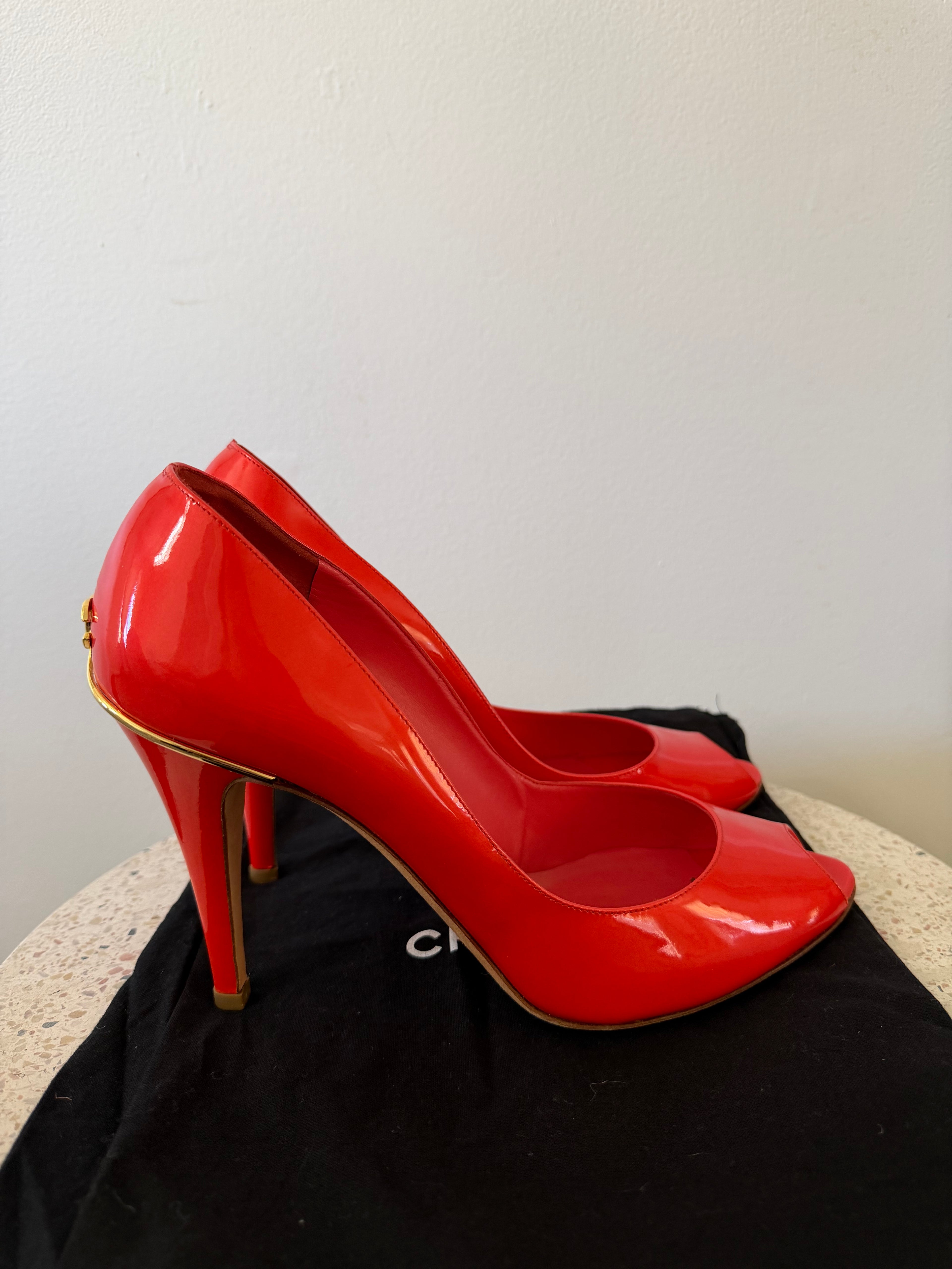 CHANEL CC PATENT LEATHER PEEP TOE PUMPS