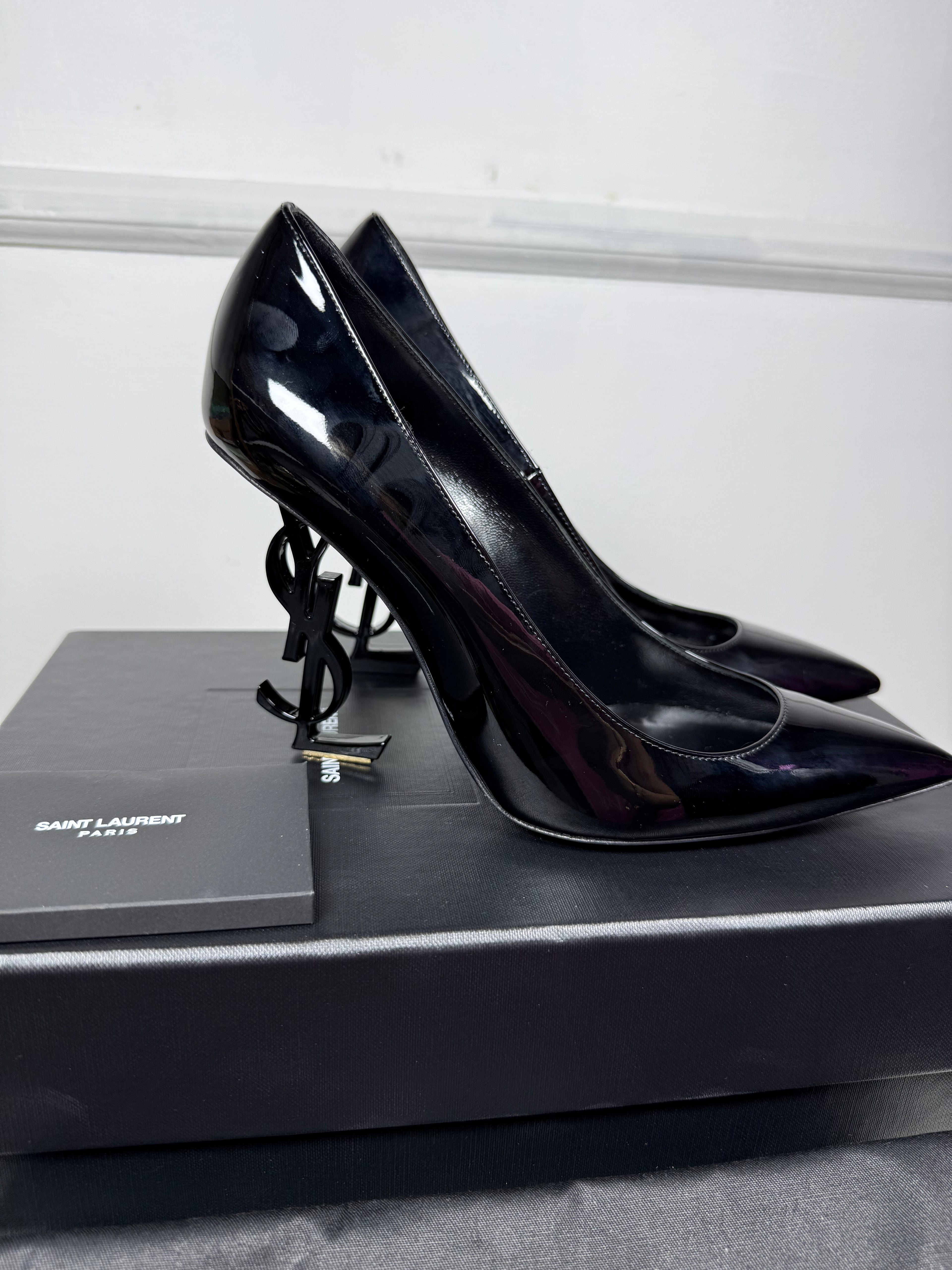 SAINT LAURENT OPYUM BLACK PATENT POINTED TOE PUMPS
