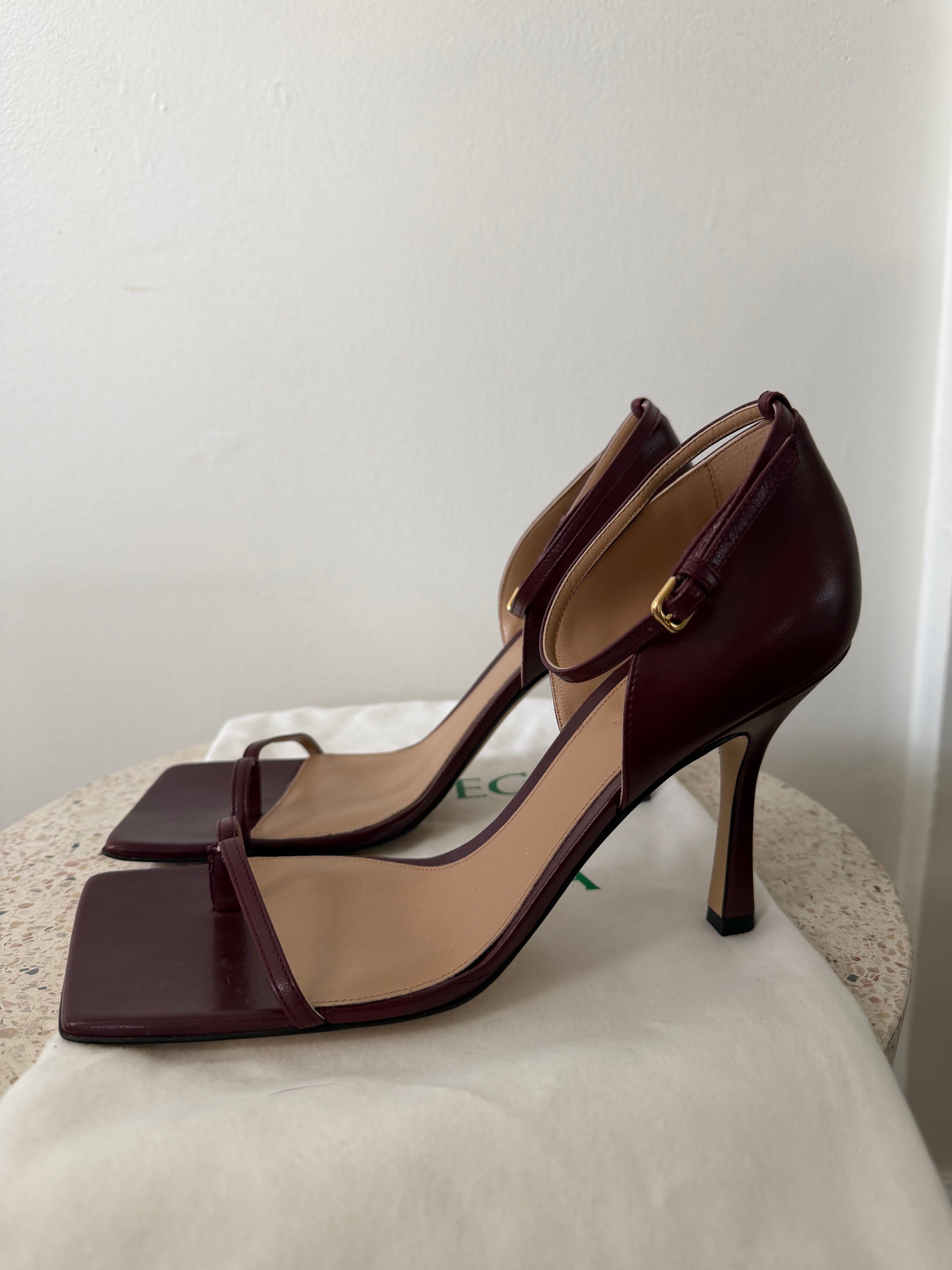 BOTTEGA VENETA STRETCH STRAP SANDALS