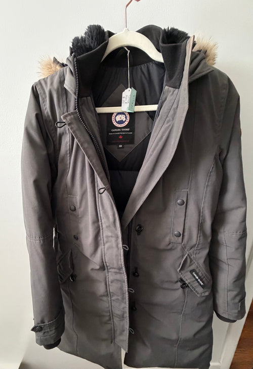 CANADA GOOSE TRILIUM LOGO