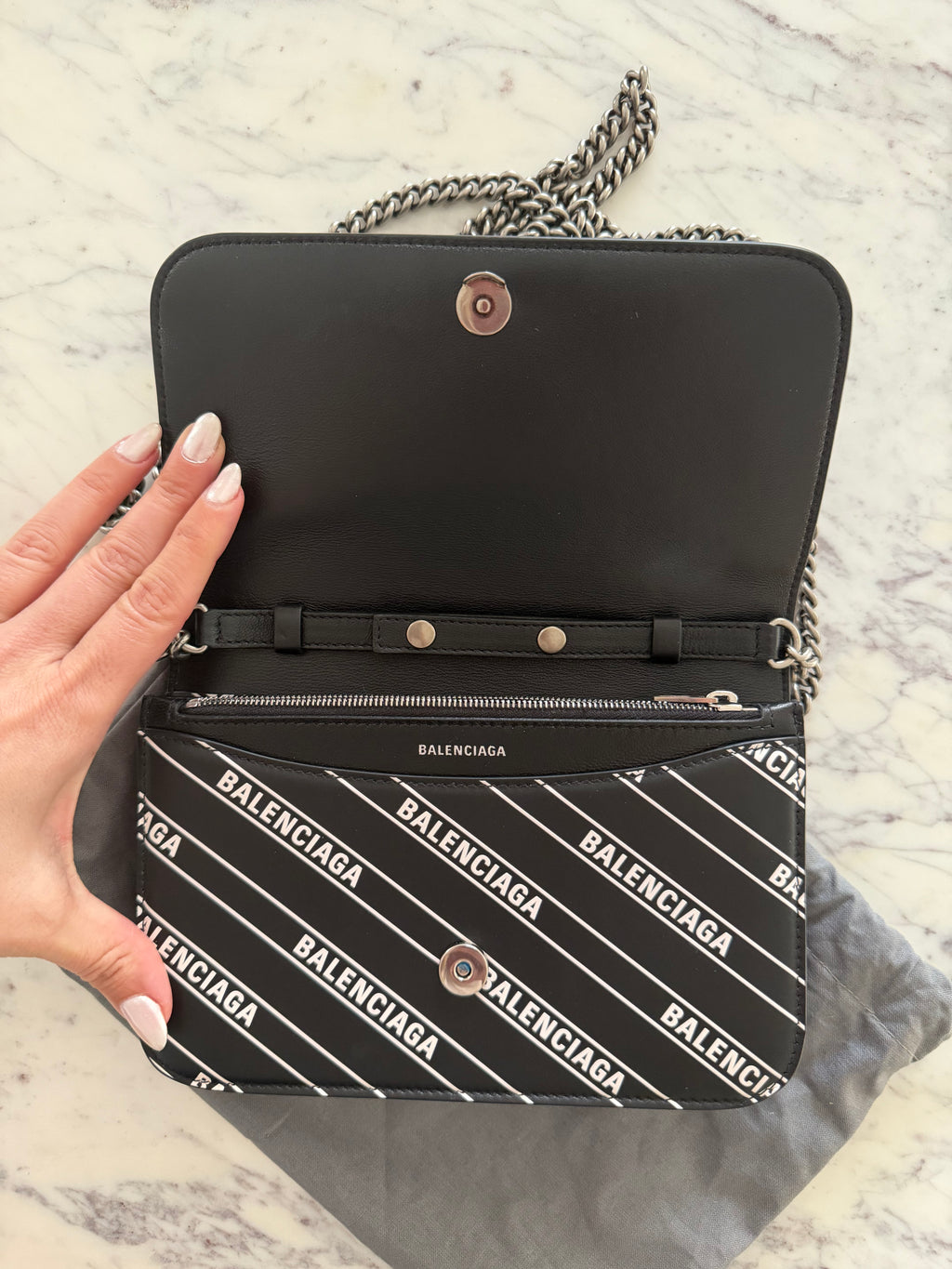 BALENCIAGA B LOGO WALLET ON CHAIN