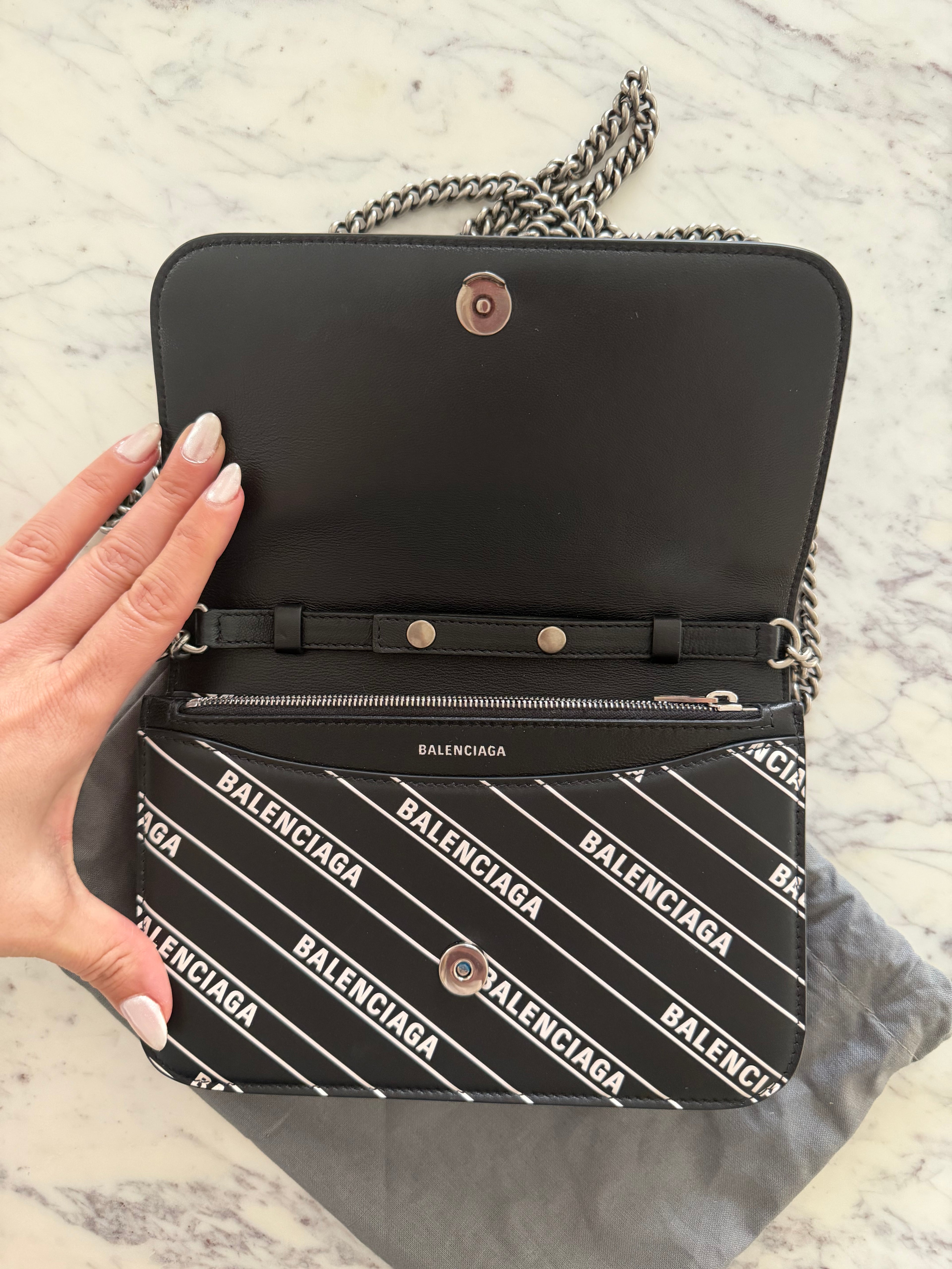 BALENCIAGA B LOGO WALLET ON CHAIN