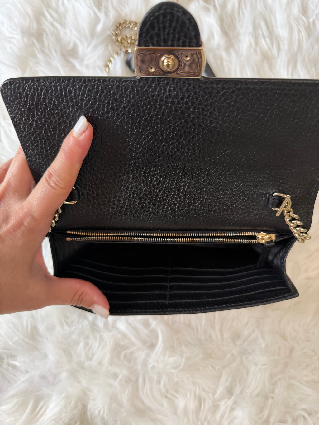 GUCCI INTERLOCKING G WALLET ON CHAIN