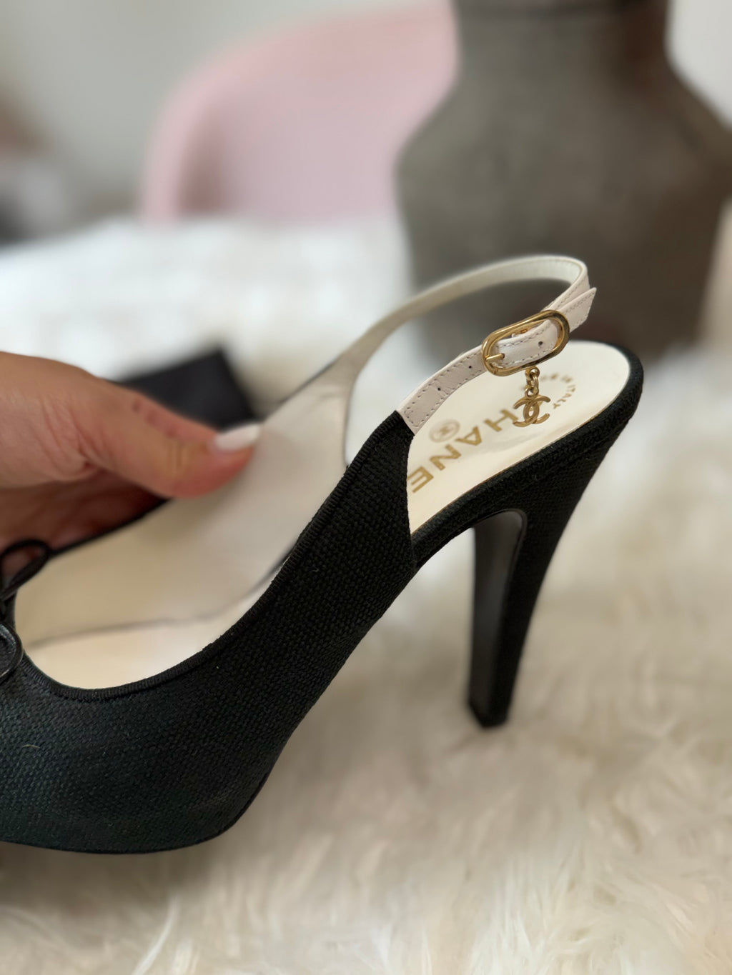 CHANEL INTERLOCKING CC LOGO SLINGBACK PUMP WITH GOLD CC CHARM ON THE BUCKLE