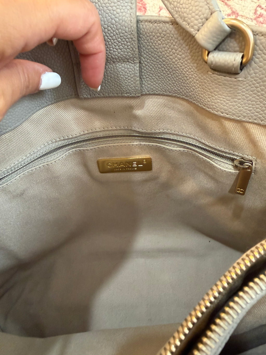 CHANEL CHIC AFFINITY CONVERTIBLE SHOPPING TOTE ALL STITCHED CAVIAR