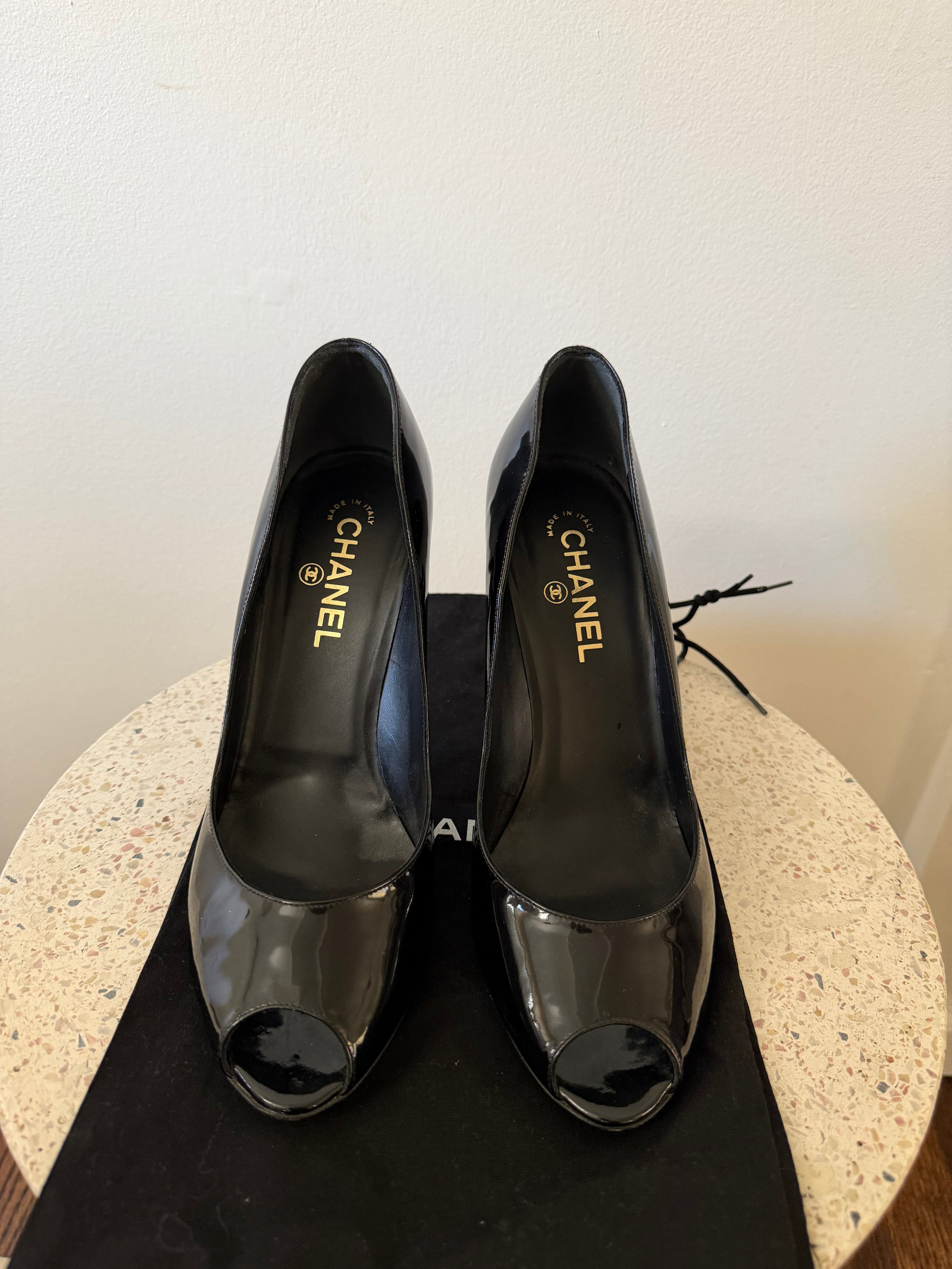 CHANEL CC PATENT LEATHER PEEP TOE PUMPS