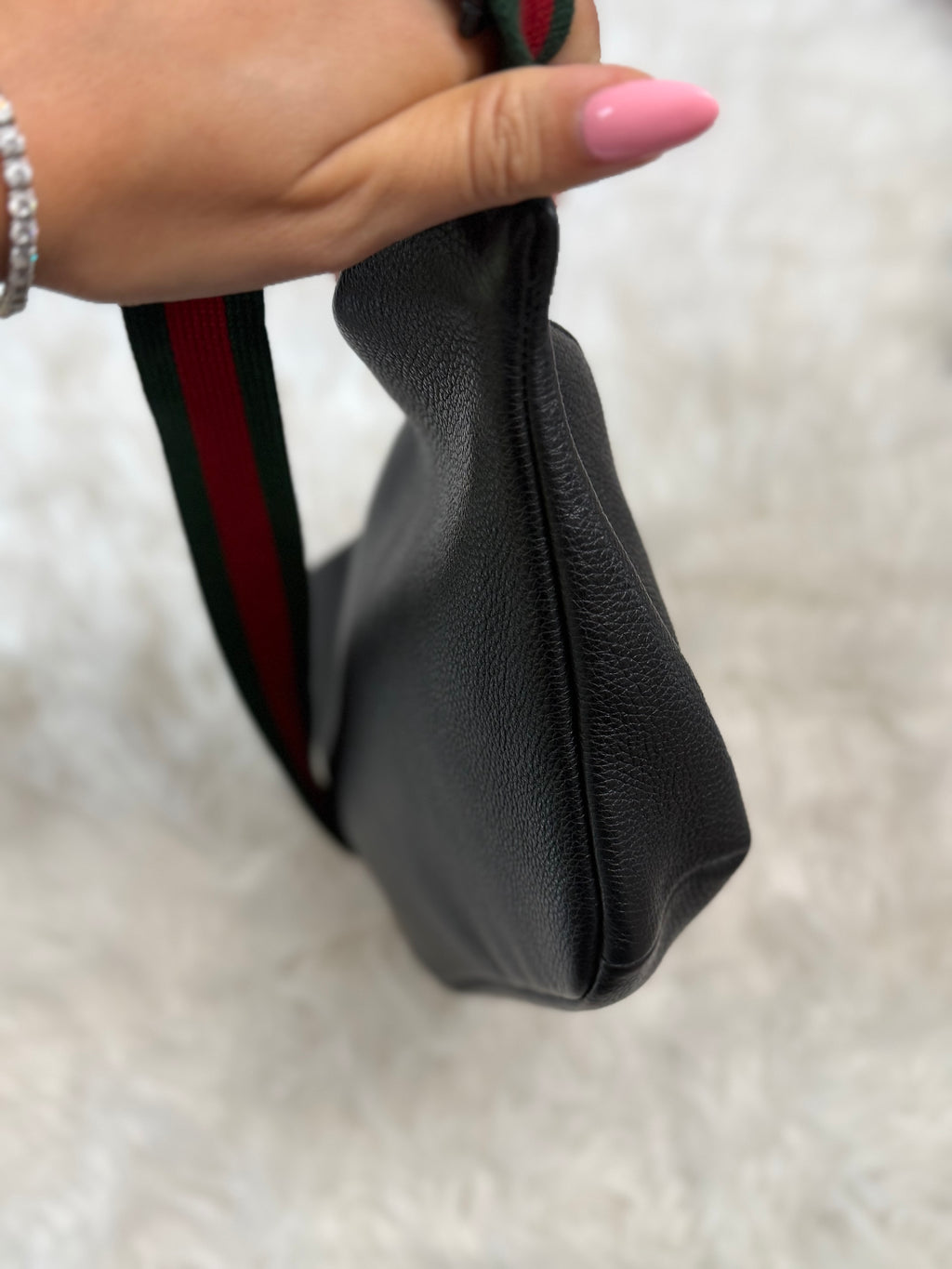 GUCCI GRAINED CALFSKIN LEATHER LOGO PRINT BELT BAG