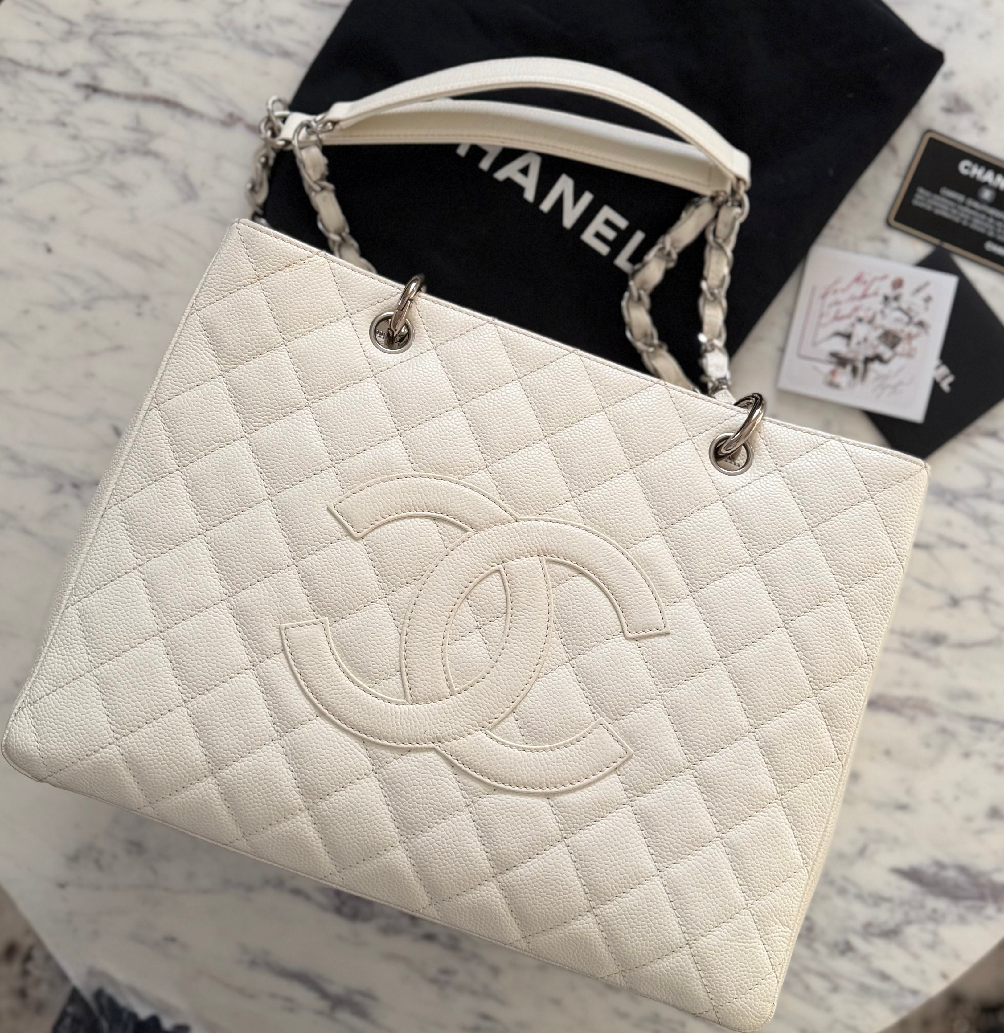 CHANEL GRAND TOTE IN CAVIAR LEATHER