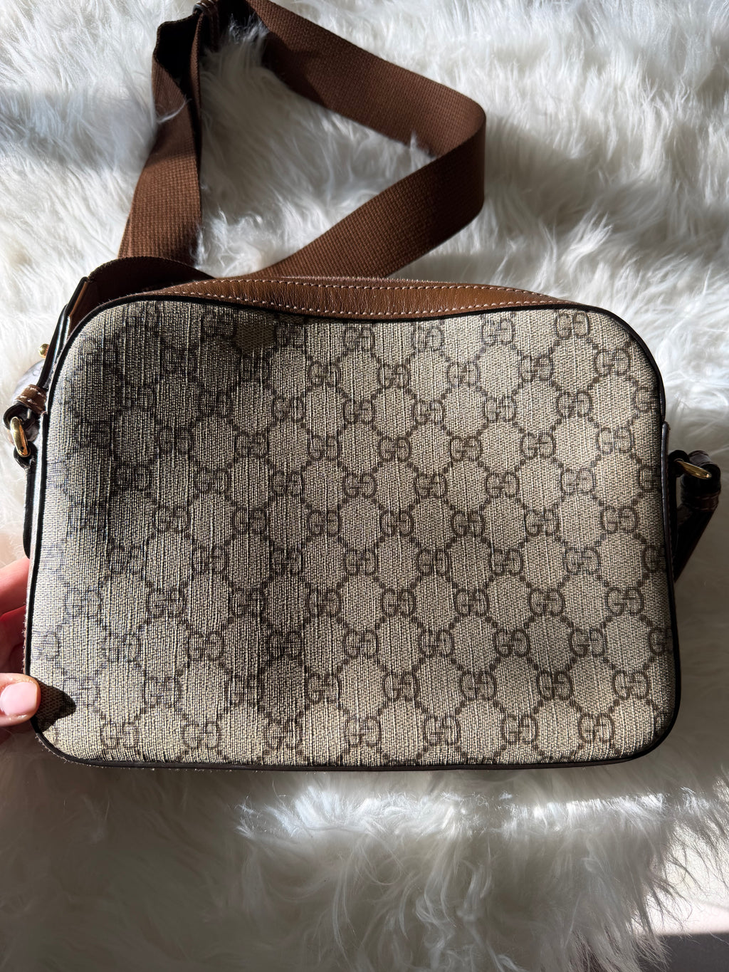 GUCCI GG SUPREME MONOGRAM AZALEA MESENGER BAG