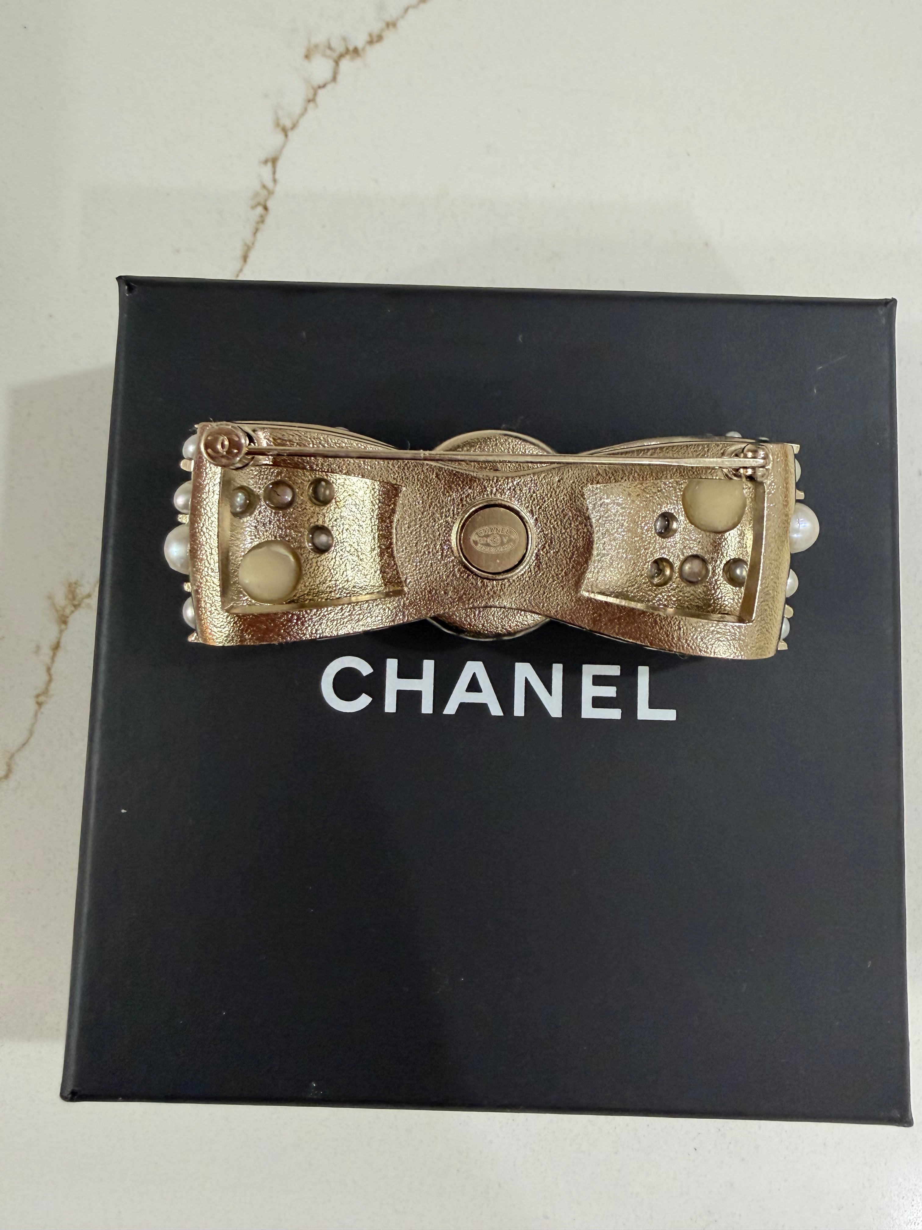 CHANEL BOW PEARL AND CHRYSTAL BROOCH