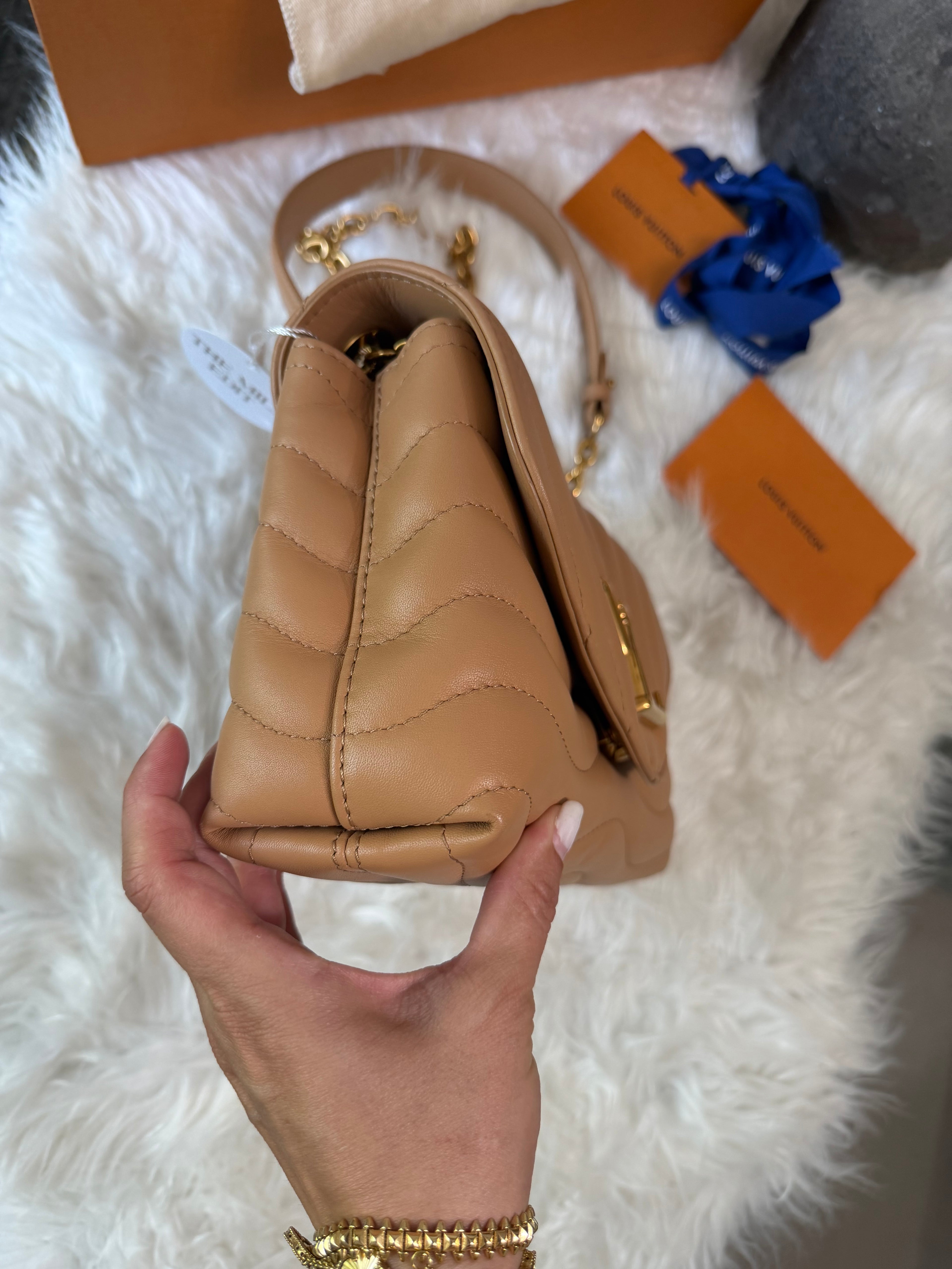 LOUIS VUITTON CALFSKIN LV NEW WAVE CHAIN BAG
