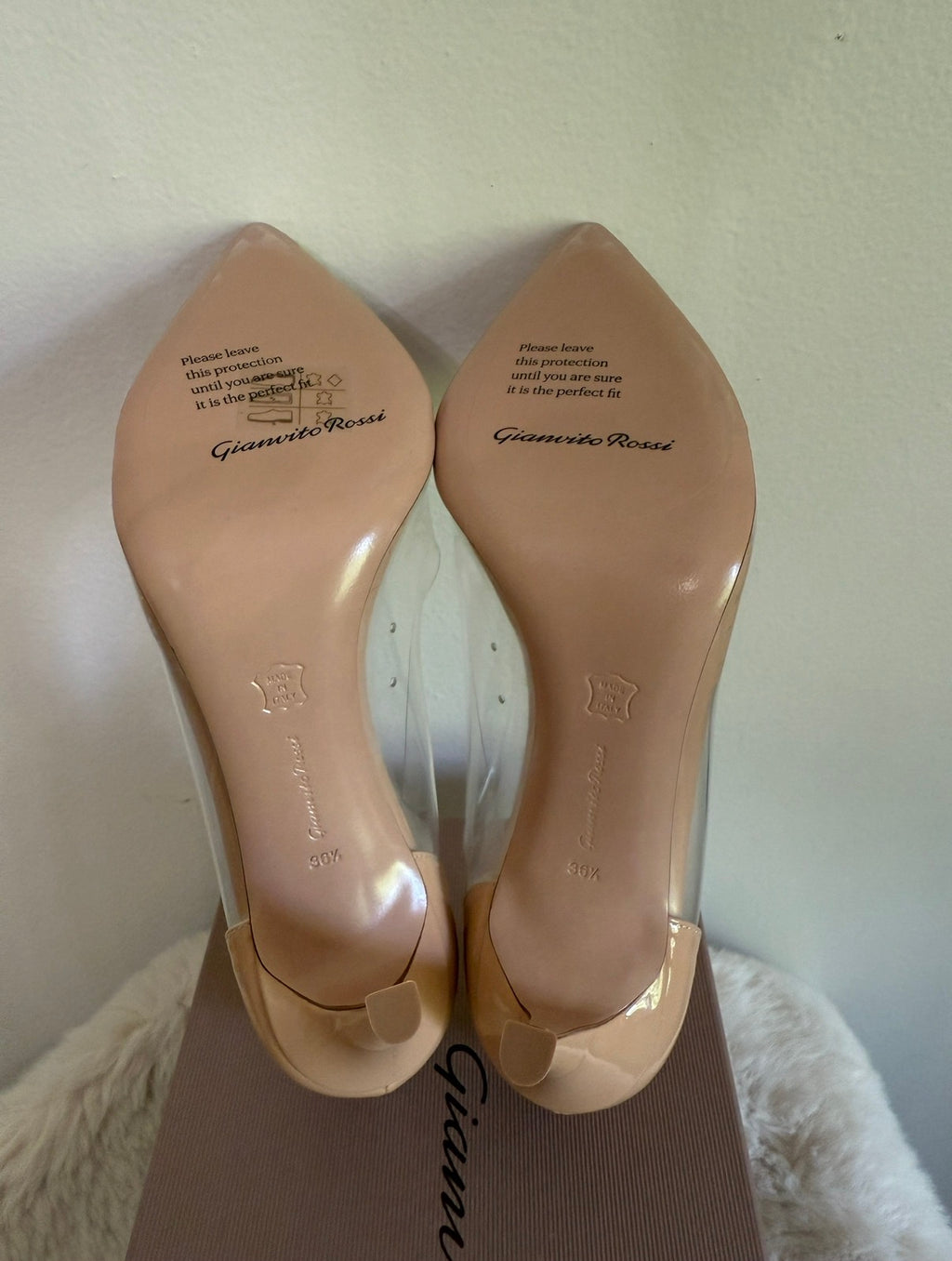 Gianvitto Rossi PUMP WITH CLEAR SIDES IN PLEXI PATENT LEATHER