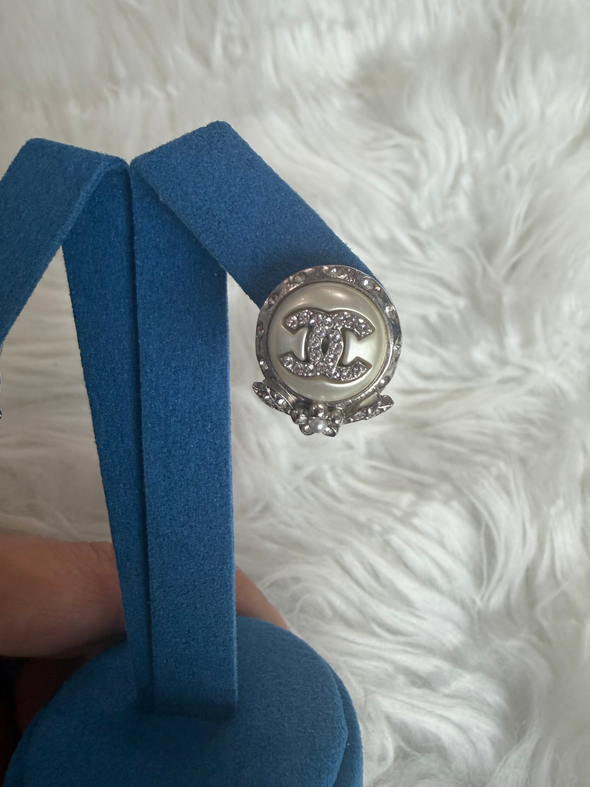 CHANEL CRYSTAL AND PEARL CC SILVER CIRCLE STUD