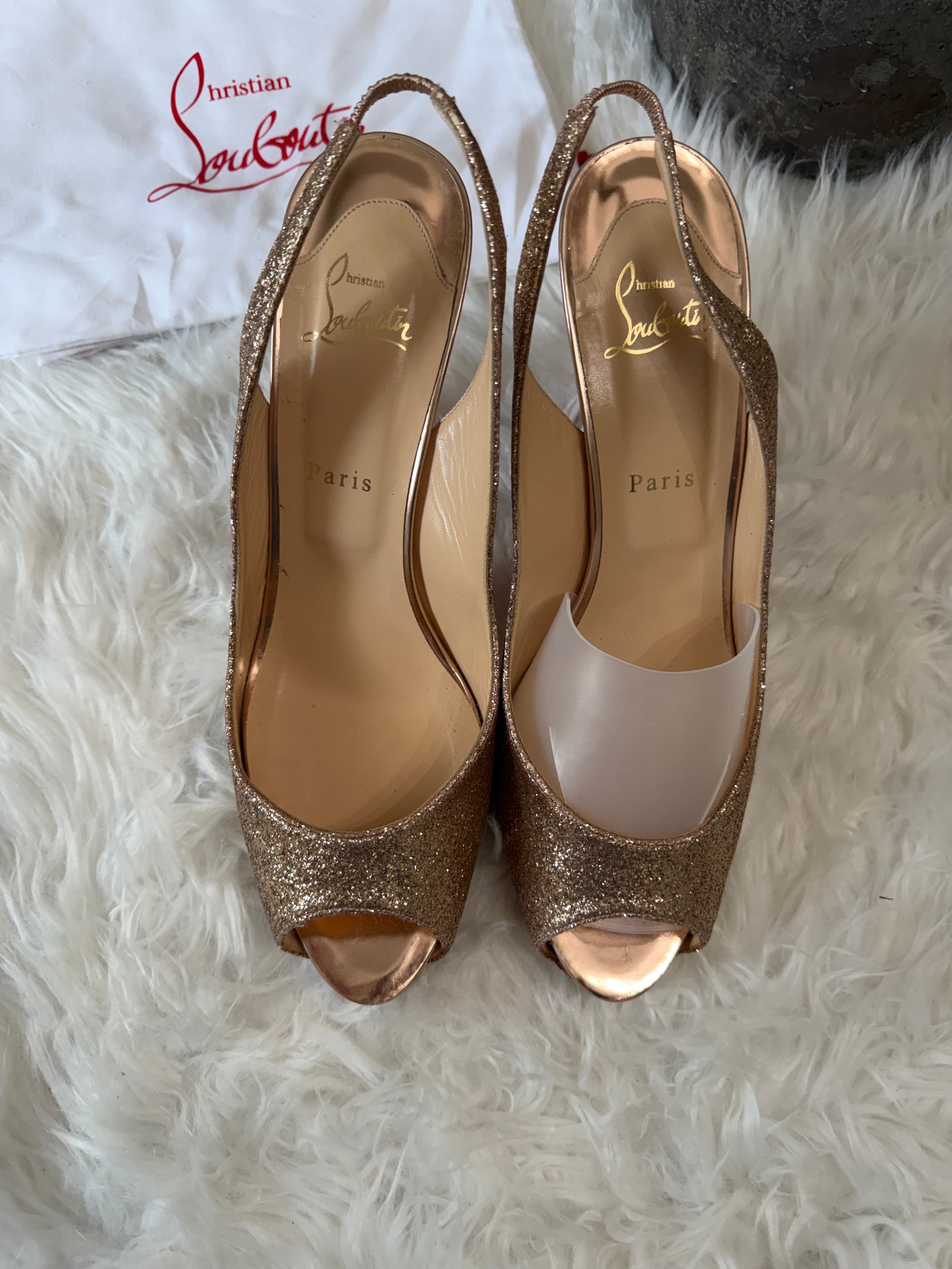 CHRISTIAN LOUBOUTIN PEEPTOE GOLD GLITTER SLINGBACK HEELS