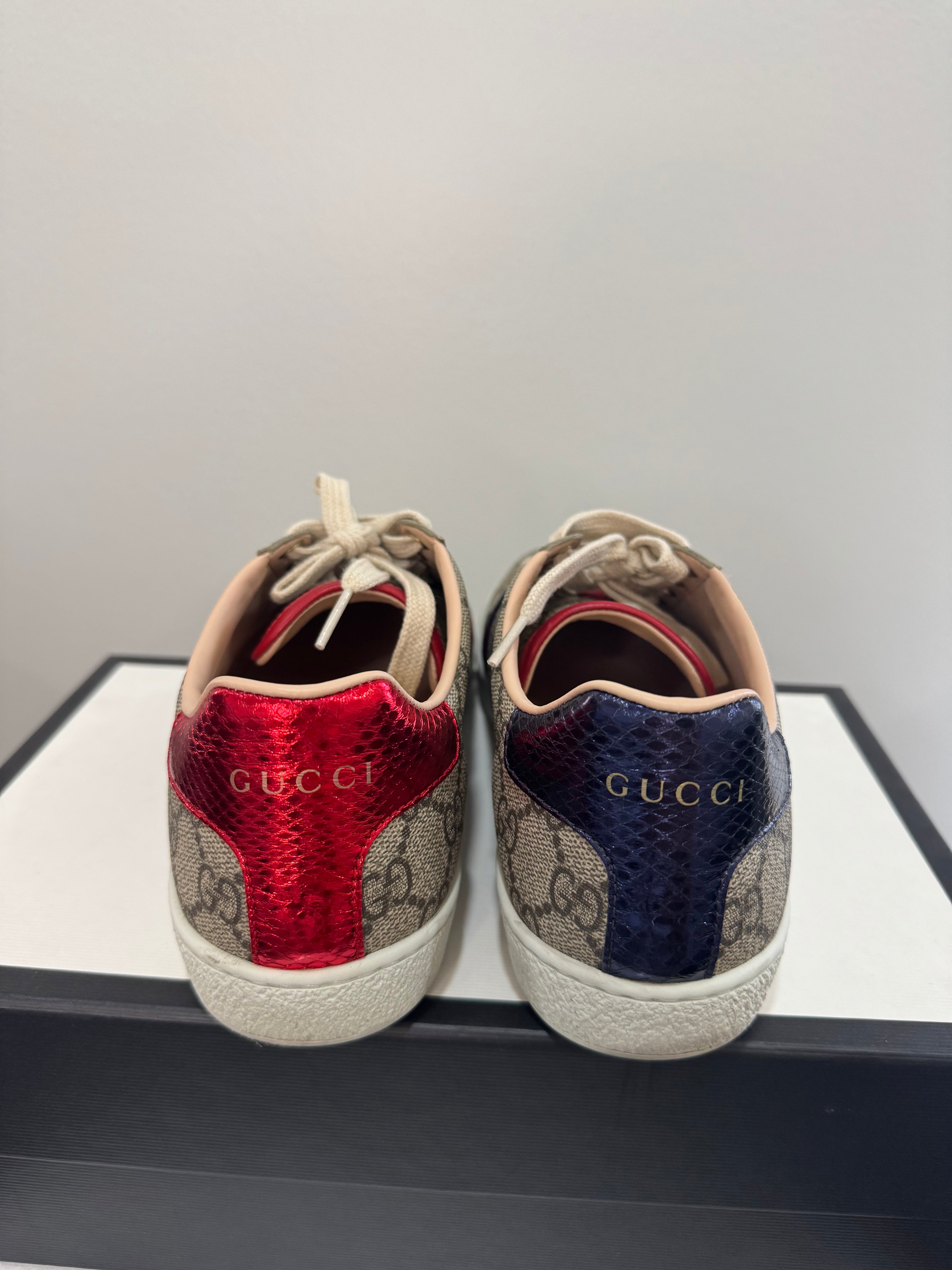 Gucci supreme sneakers