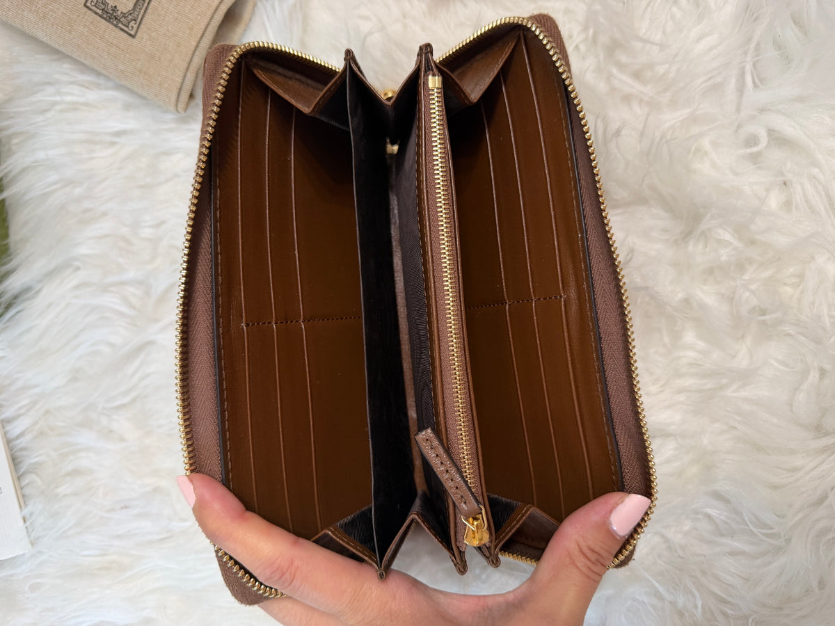 GUCCI  HORSESHOE SUPREME ZIP AROUND QUILTED CANVAS WALLET