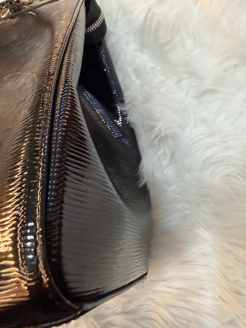 LOUIS VUITTON BREA GM EPI LEATHER