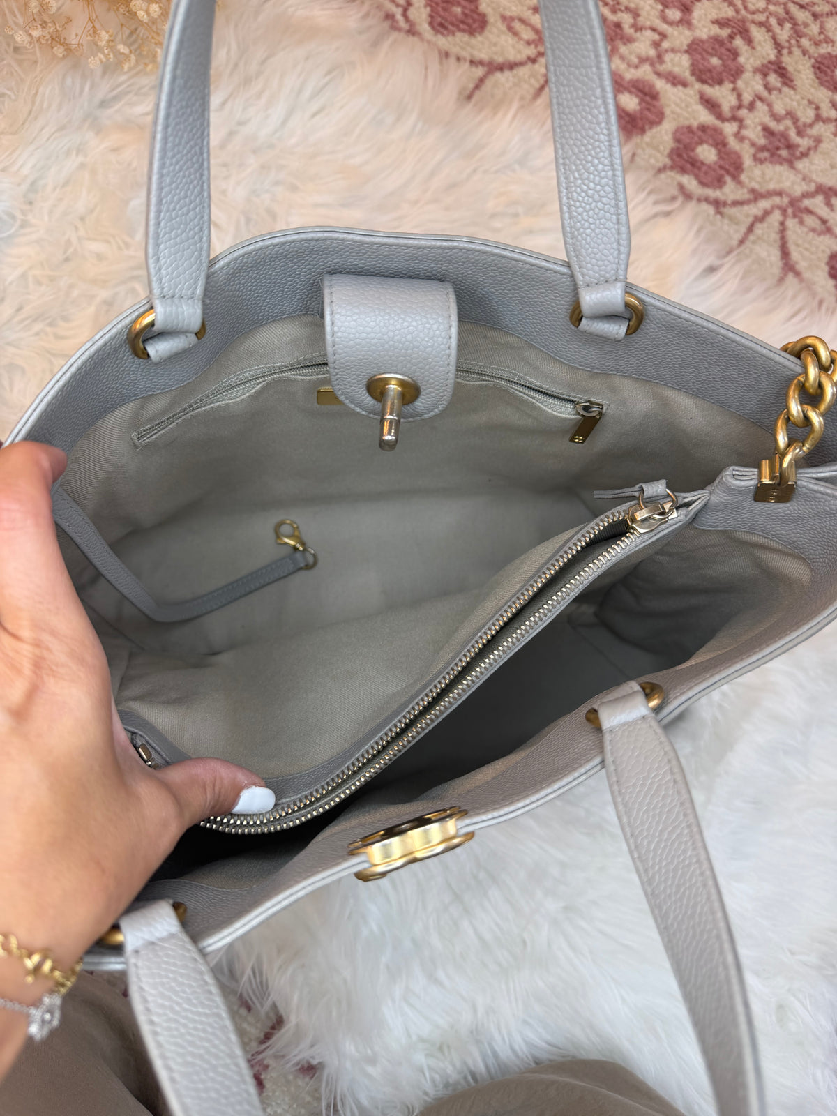 CHANEL CHIC AFFINITY CONVERTIBLE SHOPPING TOTE ALL STITCHED CAVIAR