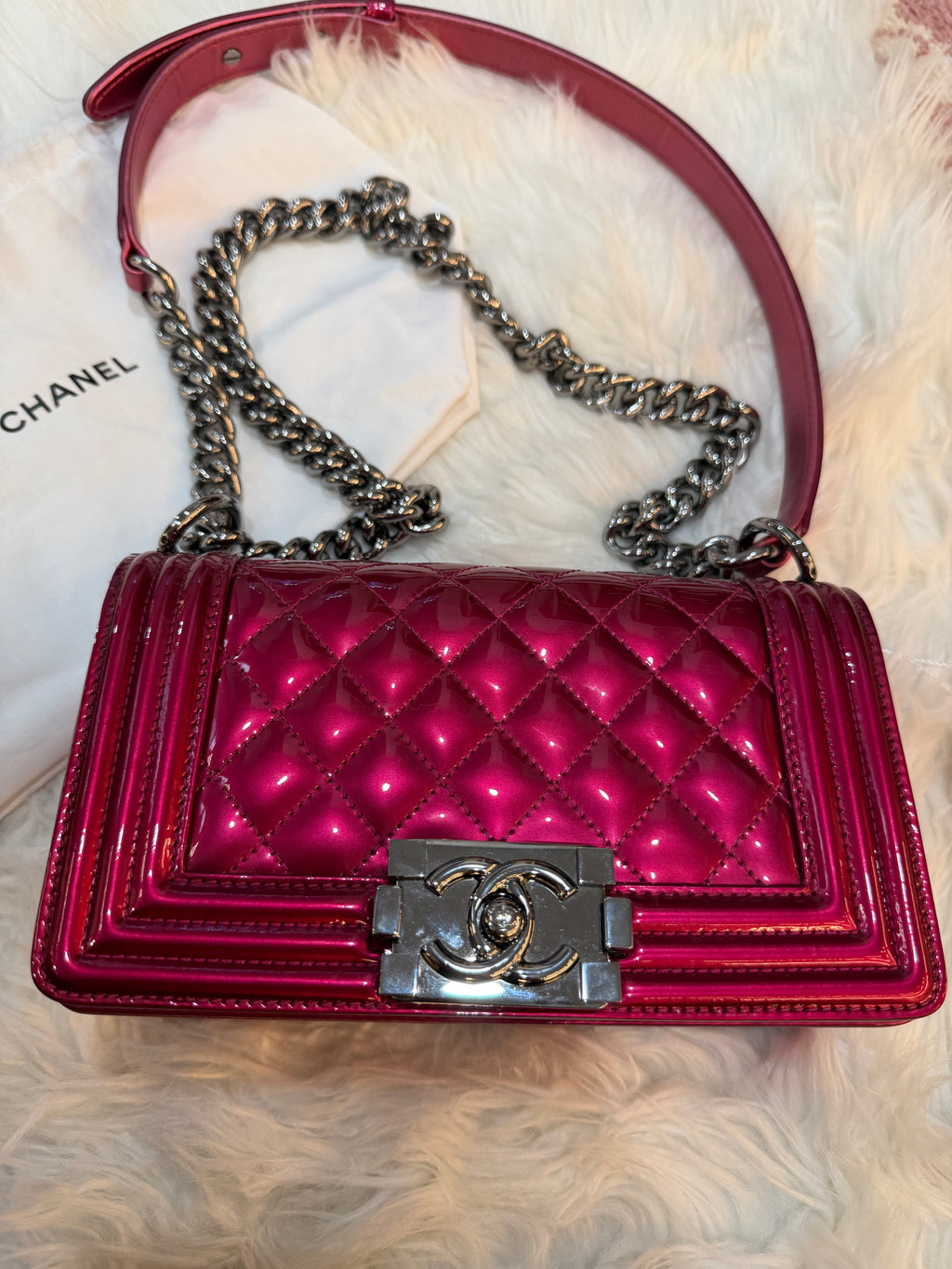 CHANEL SMALL BOY BAG IN PINK PATENT LEATHER