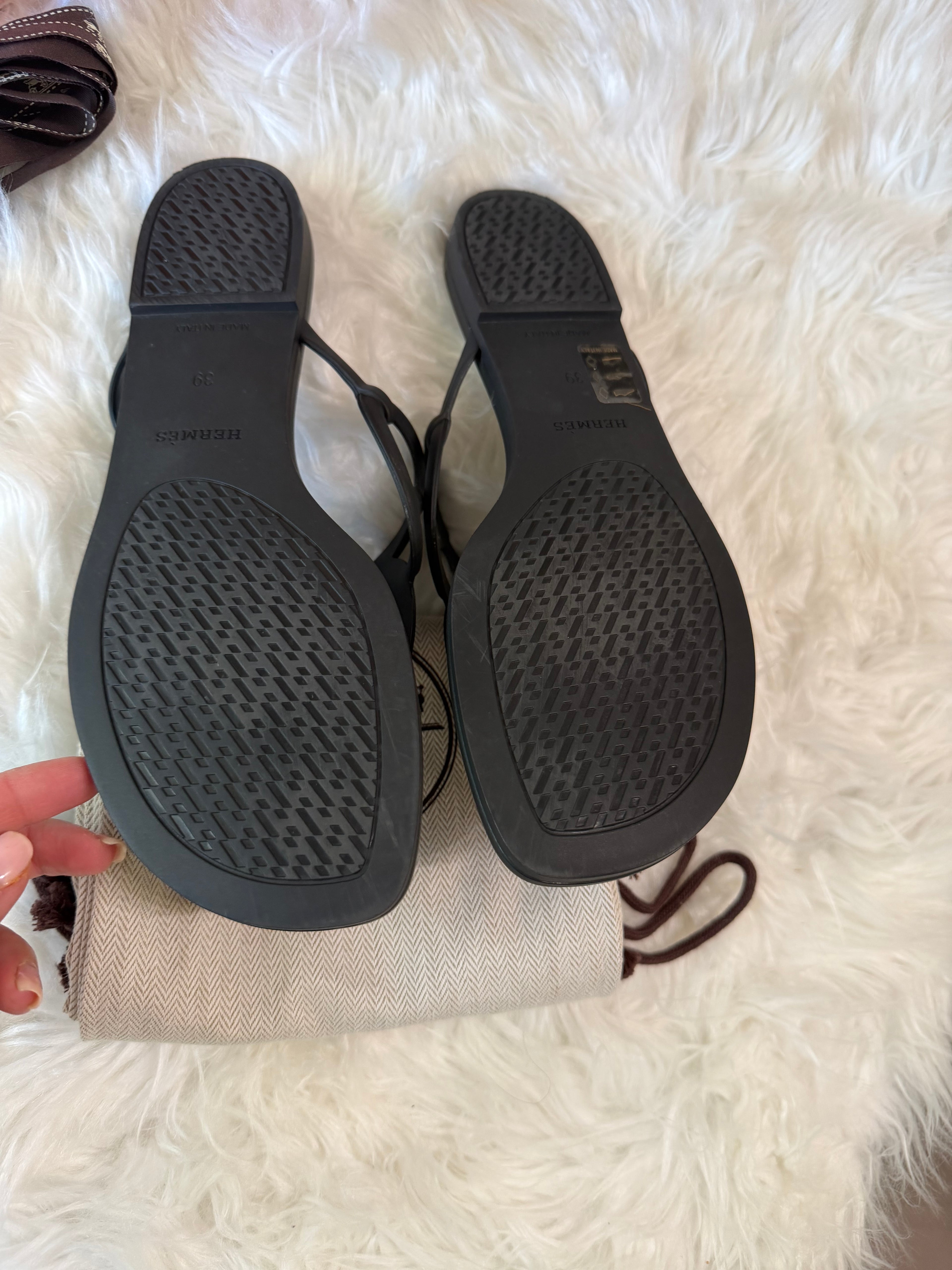 HERMES RUBBER EGERIE SLIDES