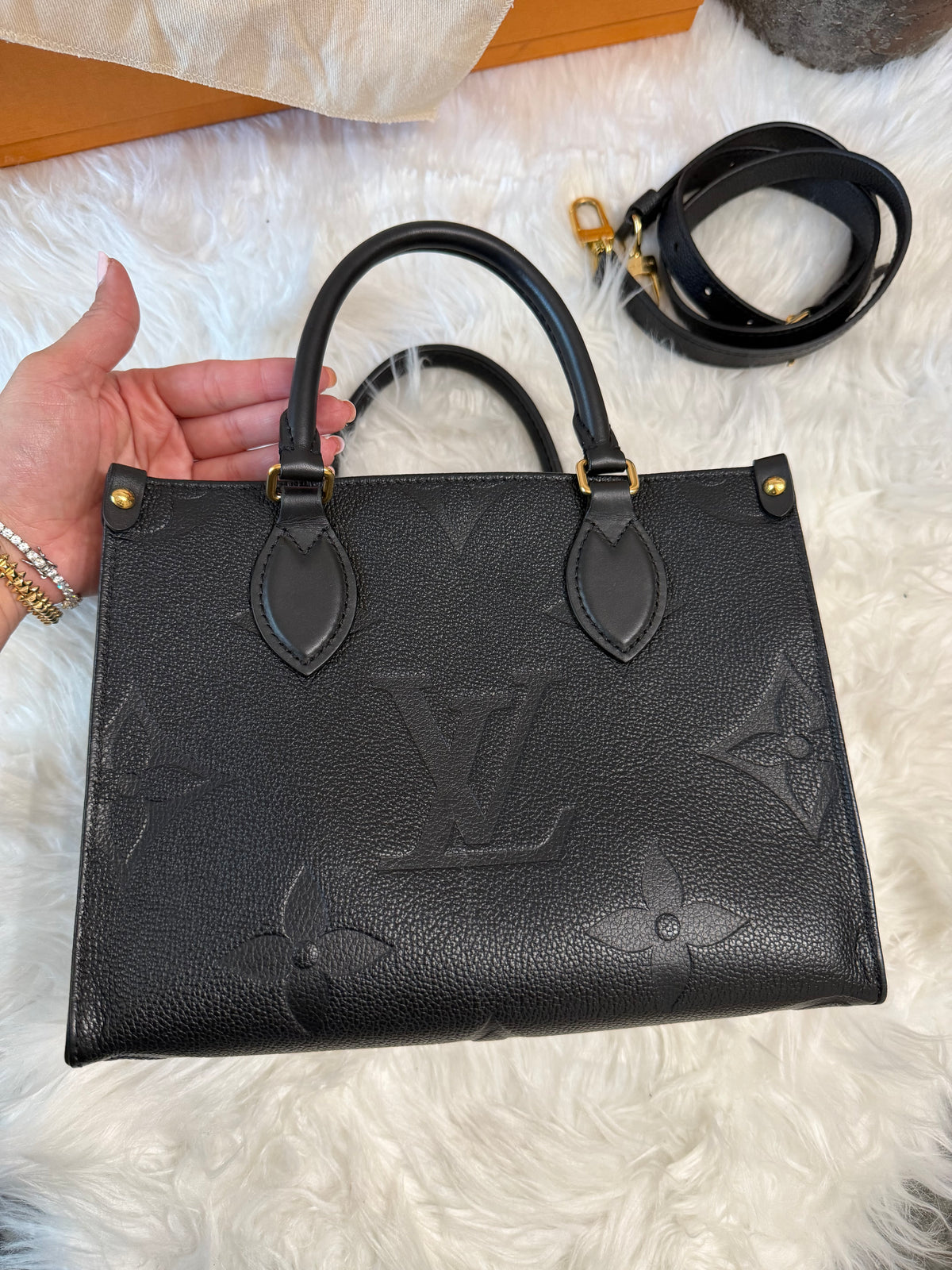 LOUIS VUITTON ON THE GO PM BLACK MONOGRAM EMPRONTE