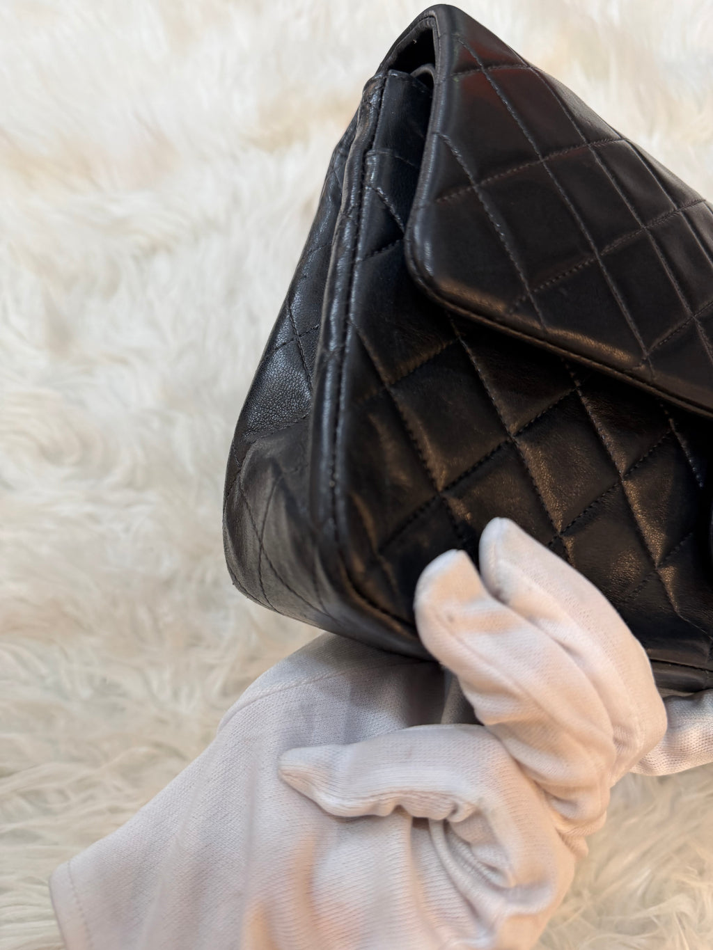 CHANEL VINTAGE MEDIUM CLASSIC FLAP IN LAMBSKIN LEATHER
