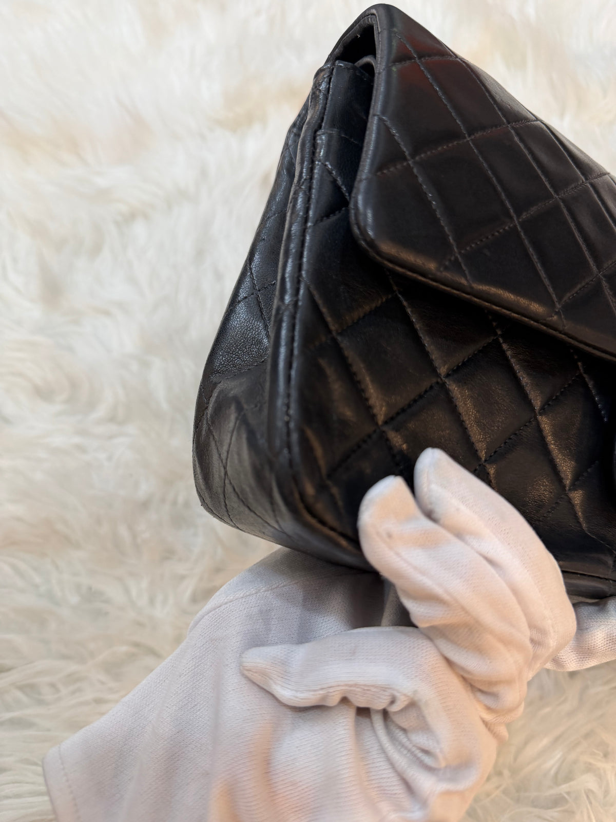 CHANEL VINTAGE MEDIUM CLASSIC FLAP IN LAMBSKIN LEATHER