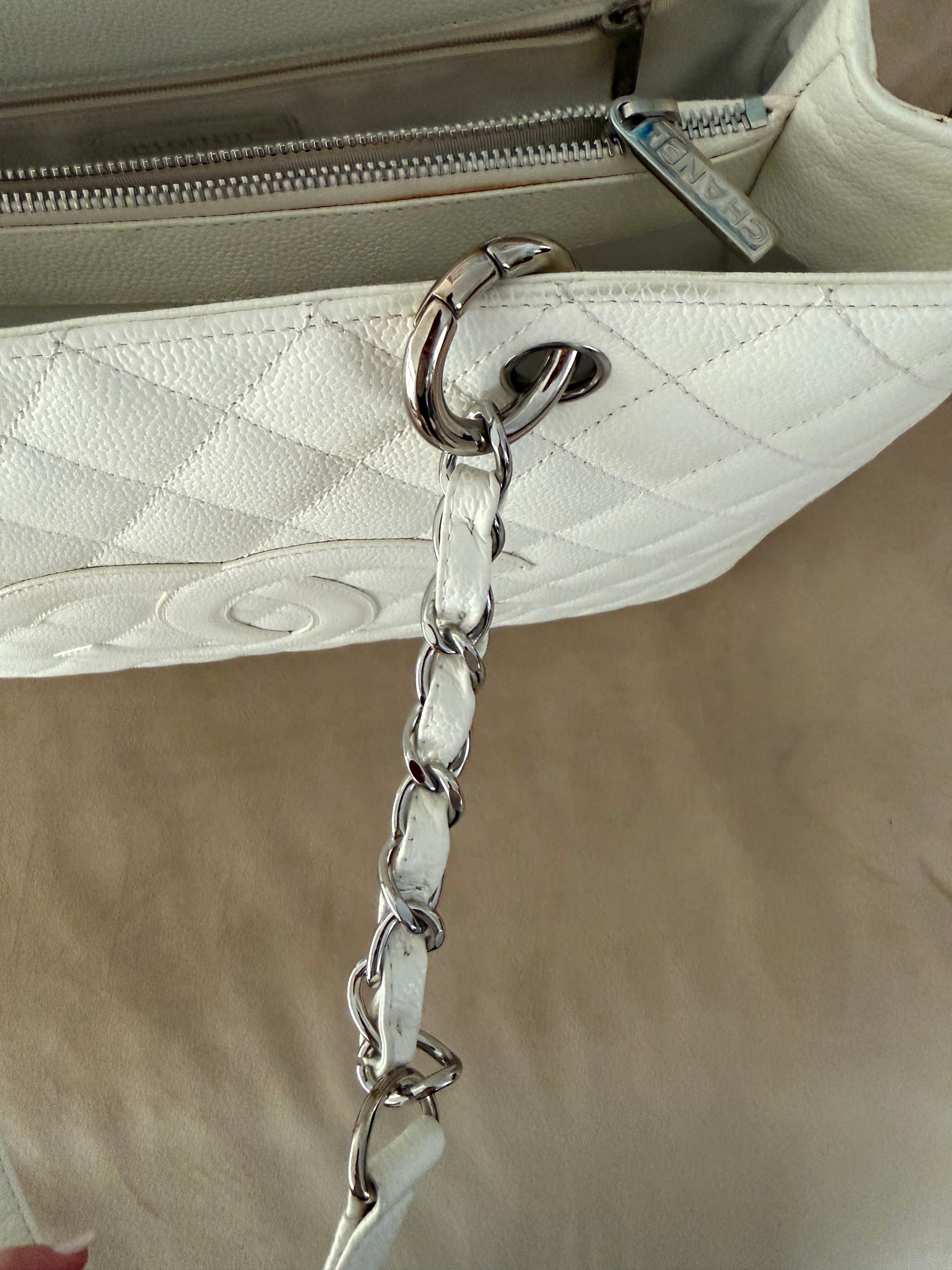 CHANEL GRAND TOTE IN CAVIAR LEATHER