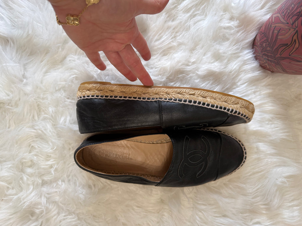 Chanel interlocking CC leather espadrille