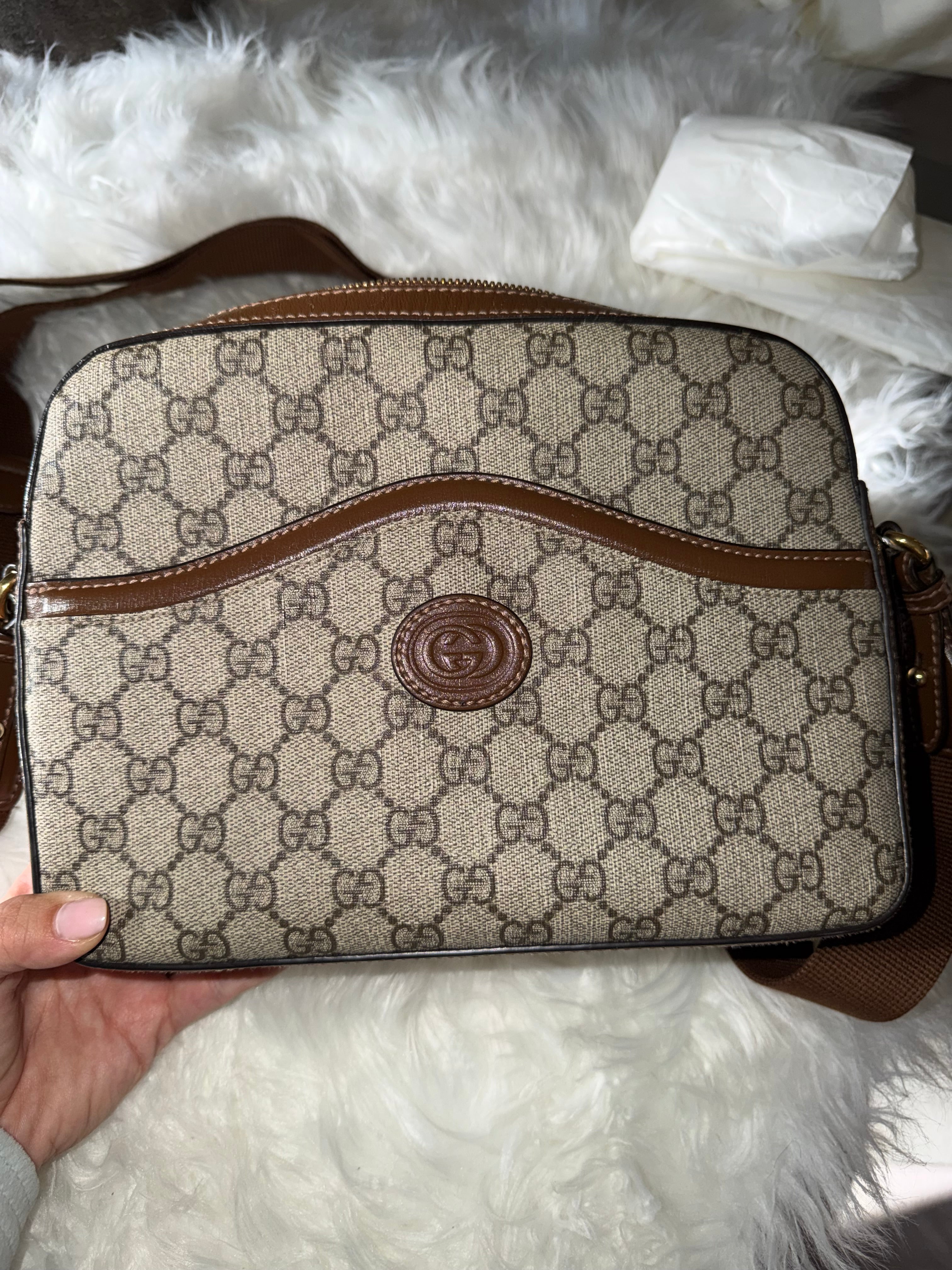 GUCCI GG SUPREME MONOGRAM AZALEA MESENGER BAG