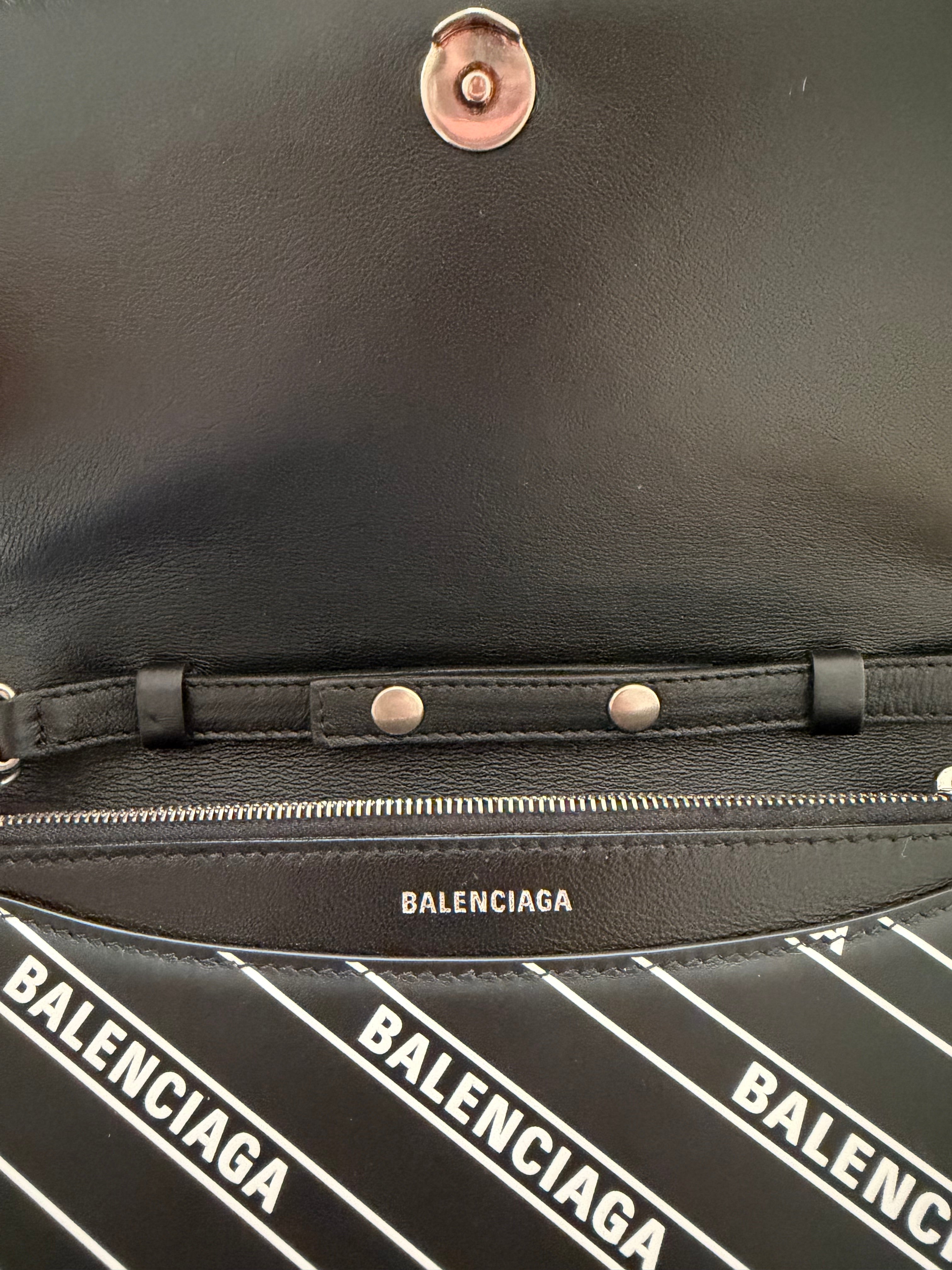 BALENCIAGA B LOGO WALLET ON CHAIN