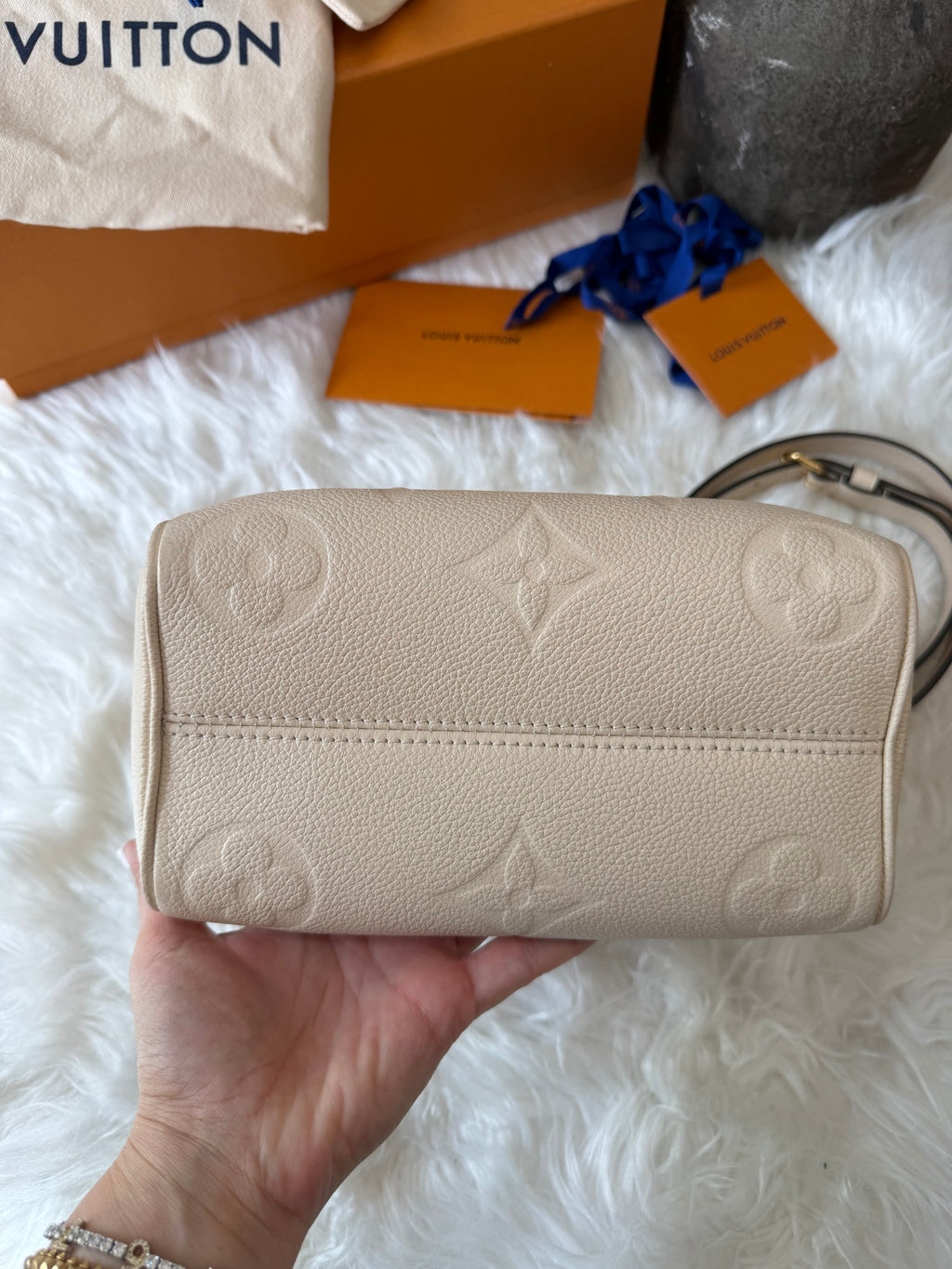 LOUIS VUITTON SPEEDY BANDOULIERE 20 EMPREINTE LEATHER