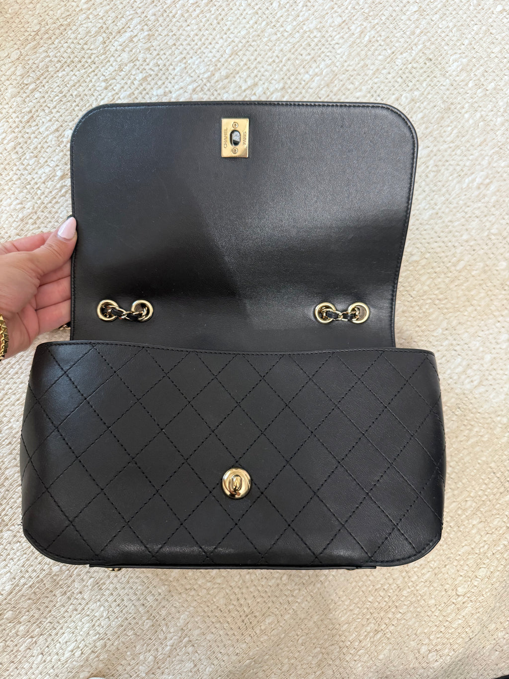 CHANEL Calfskin MEDIUM ALL STITCHED CC FLAP BAG